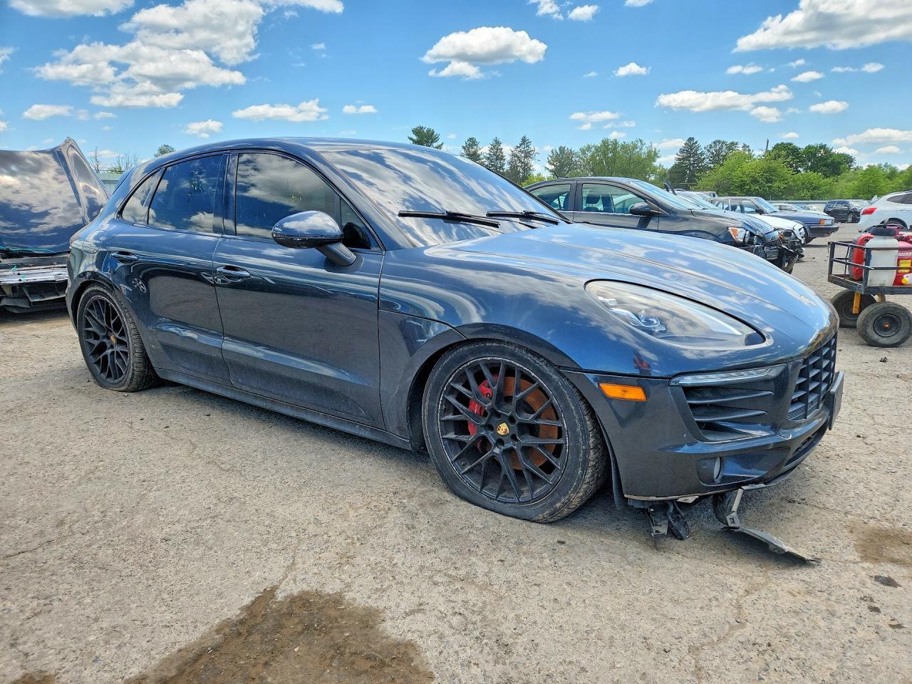 2017 Porsche Macan, Gts