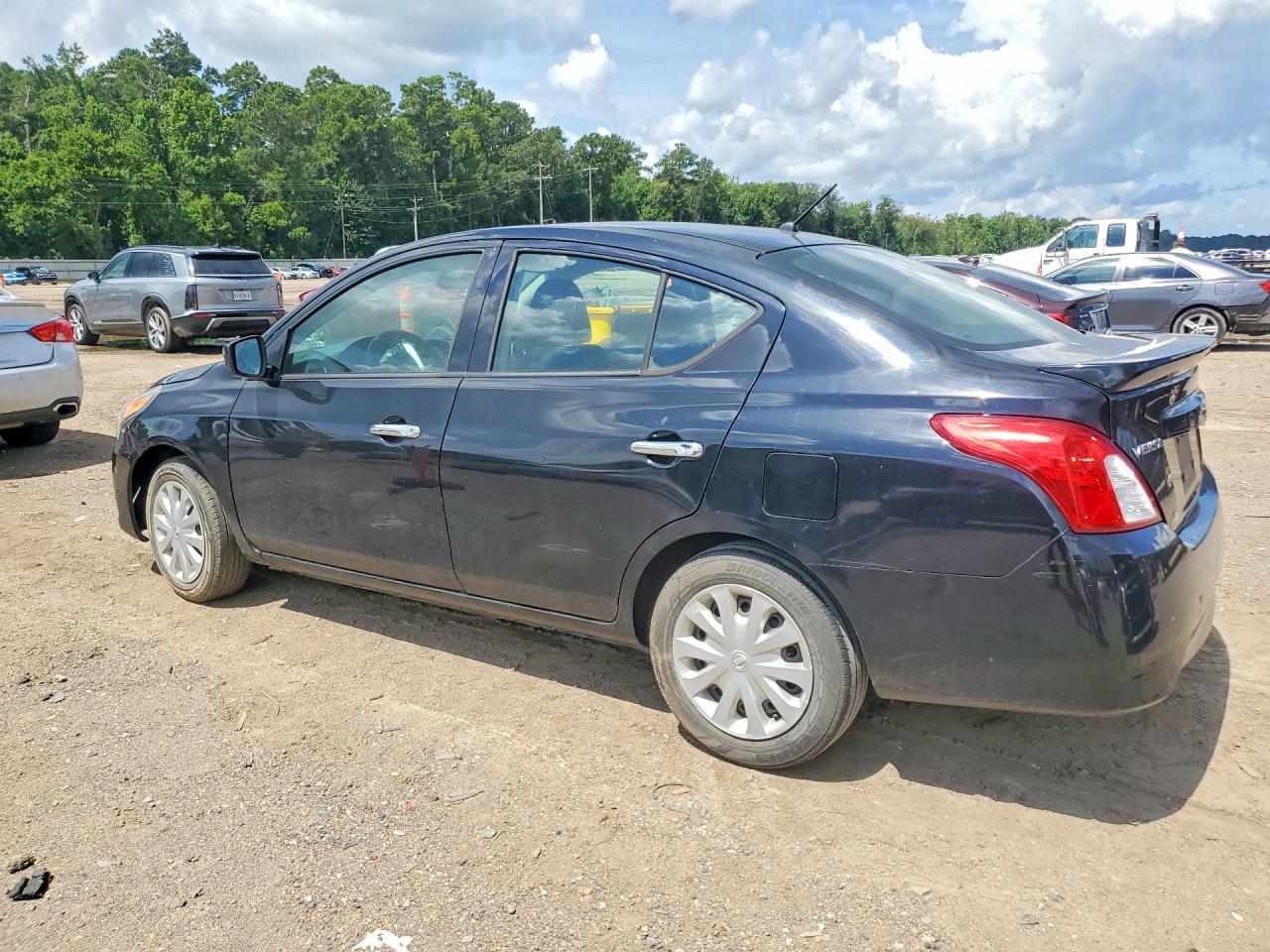 2019 Nissan Versa, SV