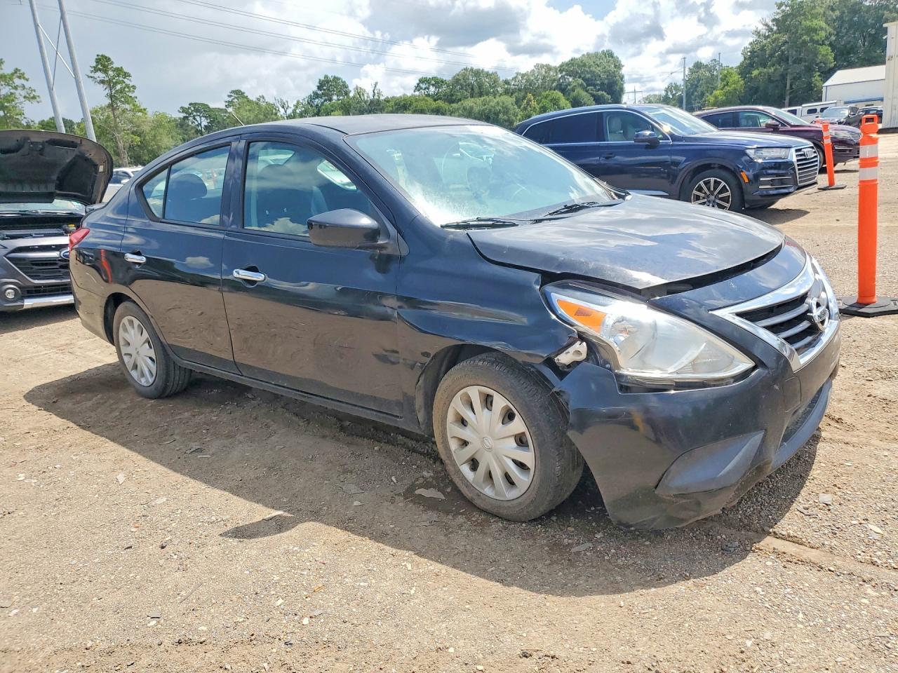 2019 Nissan Versa, SV