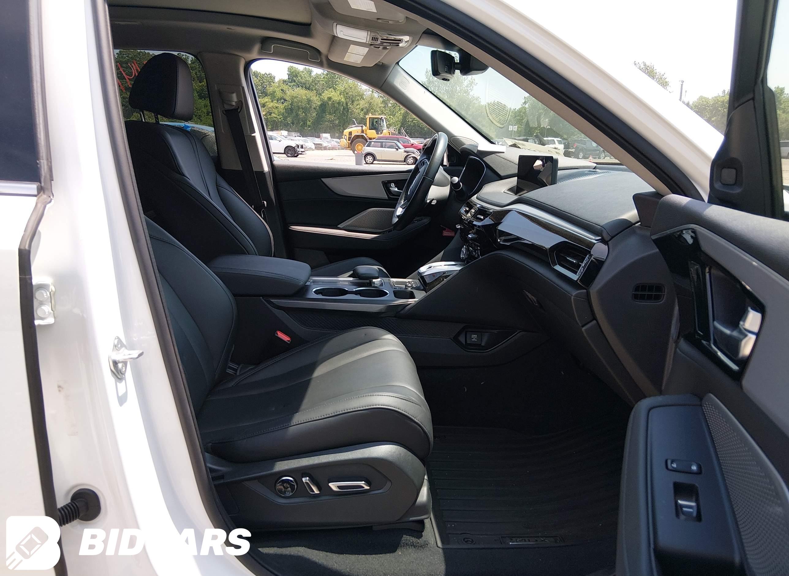 2023 Acura MDX, Standard