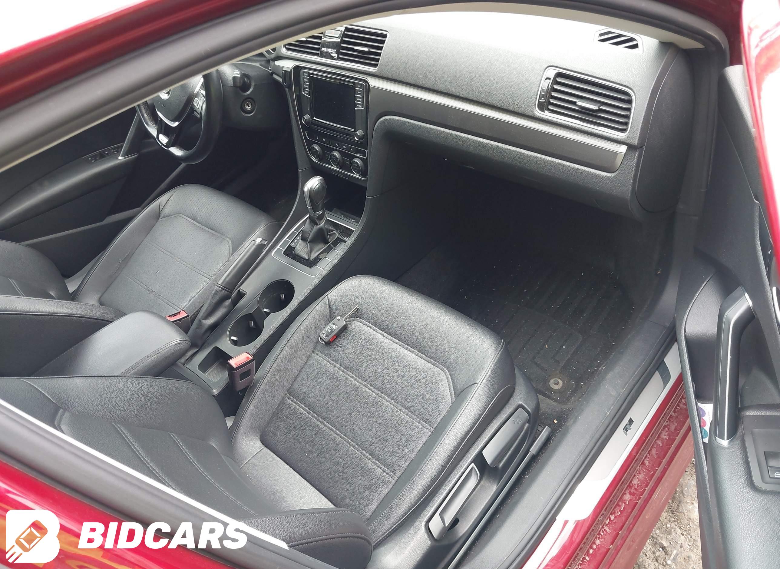 2018 Volkswagen Passat, 2.0T...