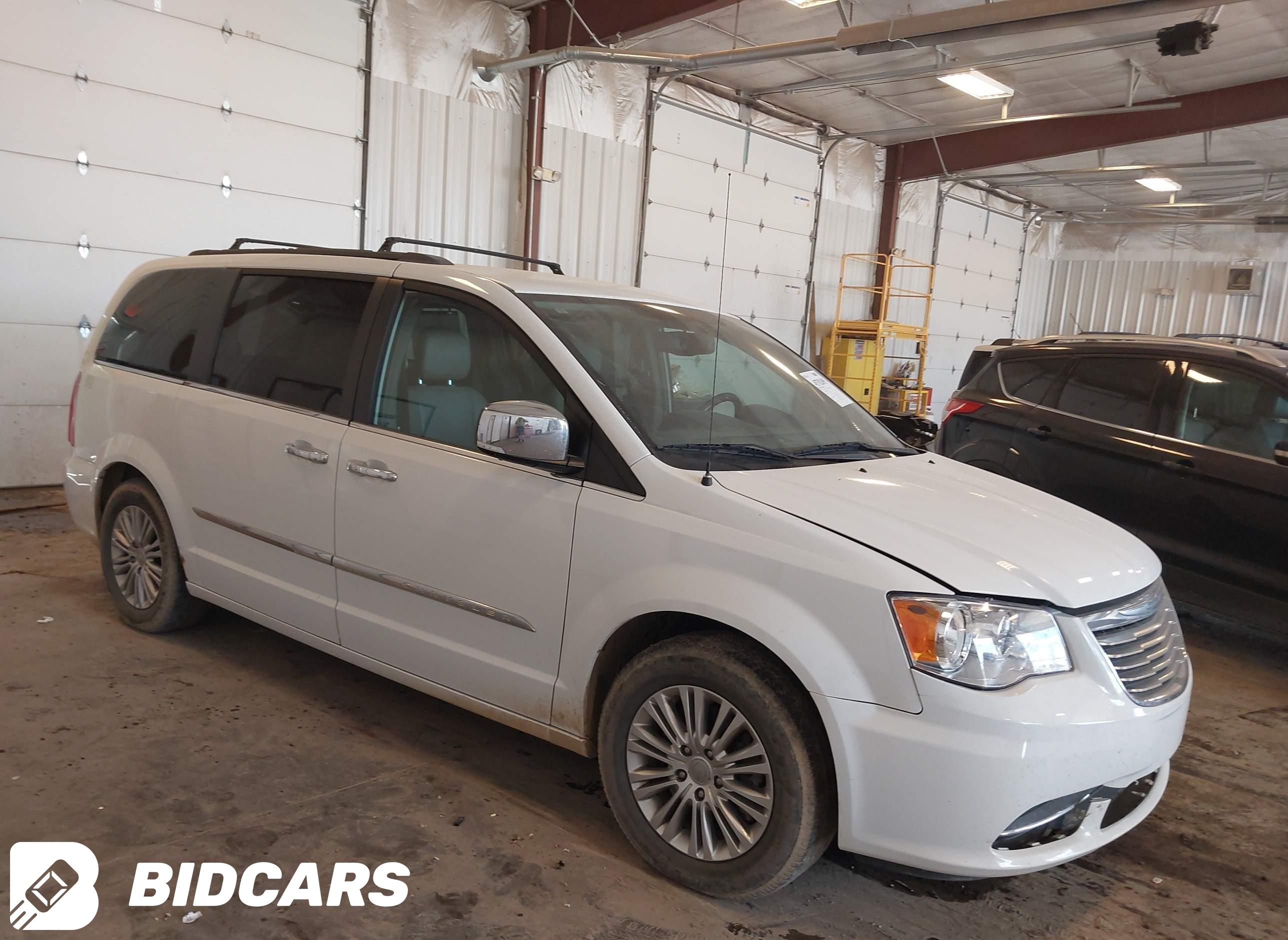 2015 Chrysler Town and Countr...