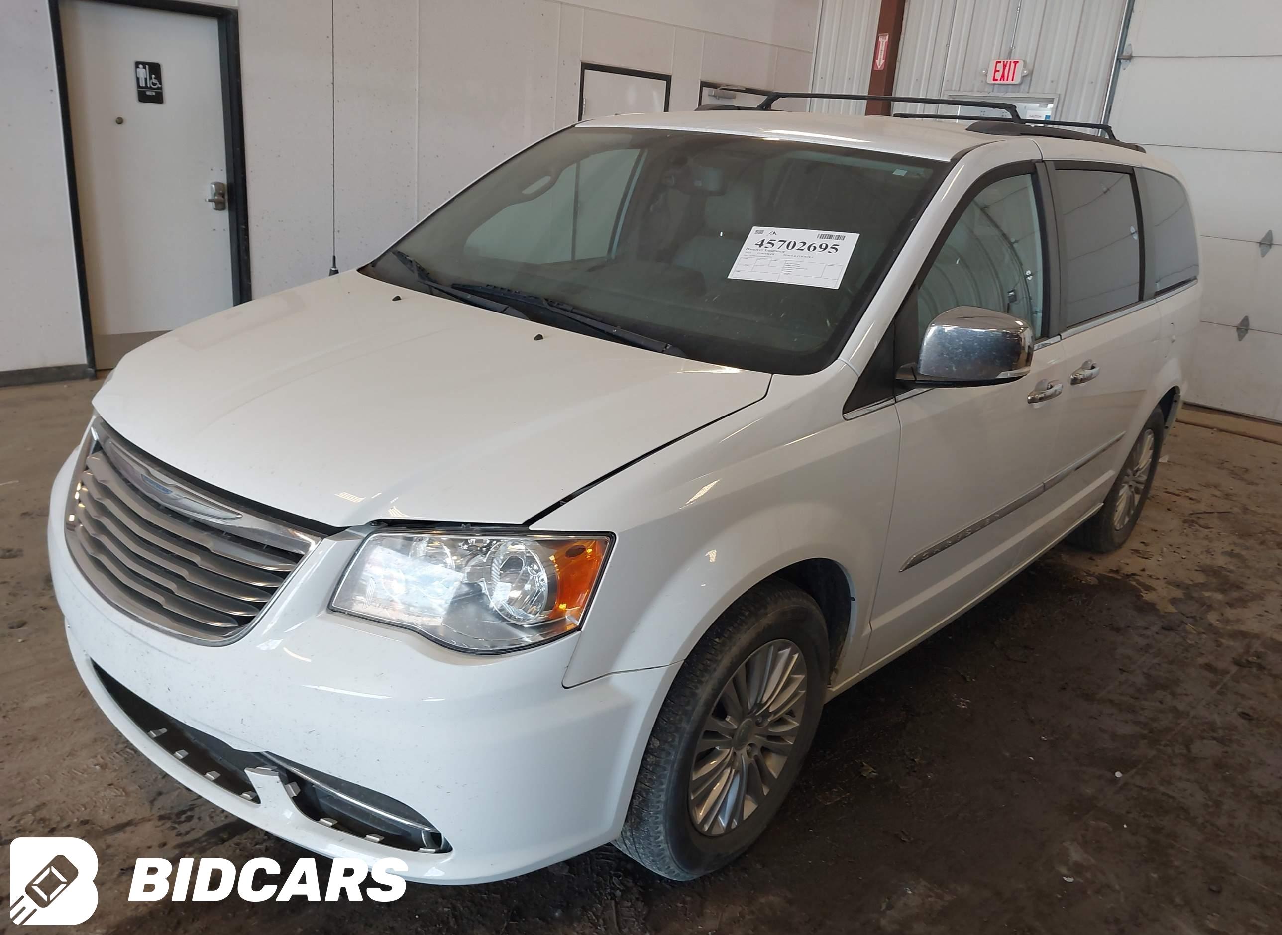 2015 Chrysler Town and Countr...