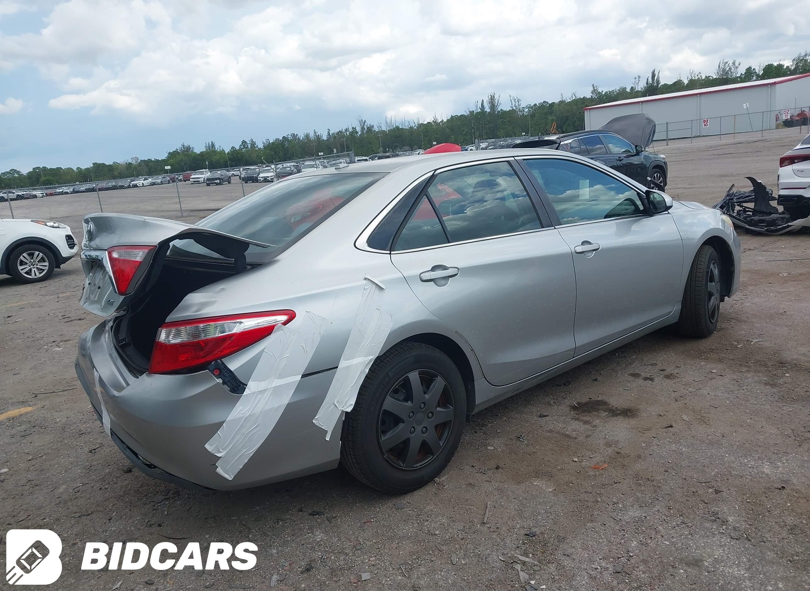 2015 Toyota Camry, LE