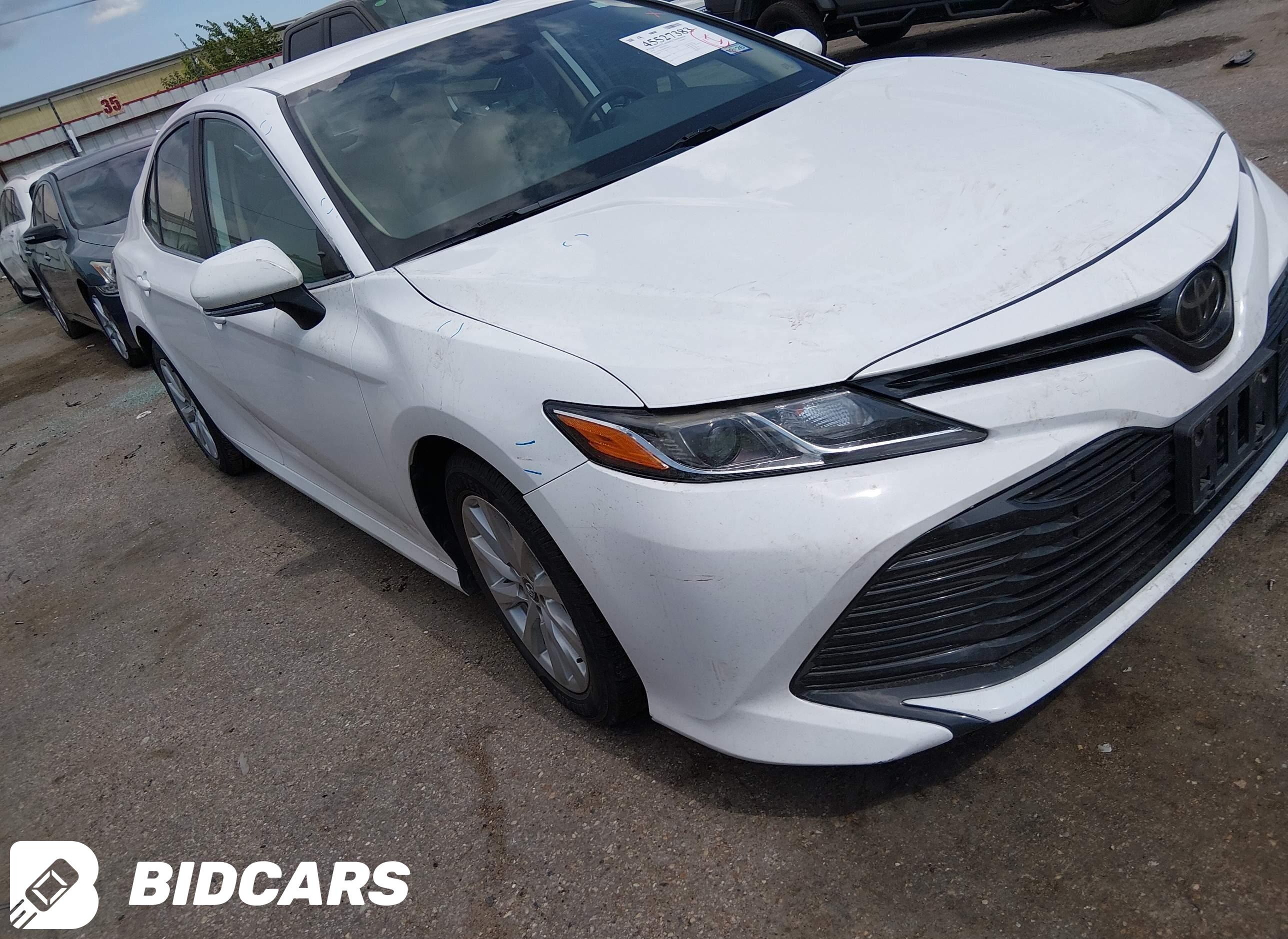 2019 Toyota Camry, LE