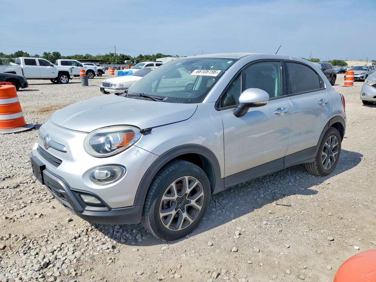 2016 Fiat 500X, Trekking