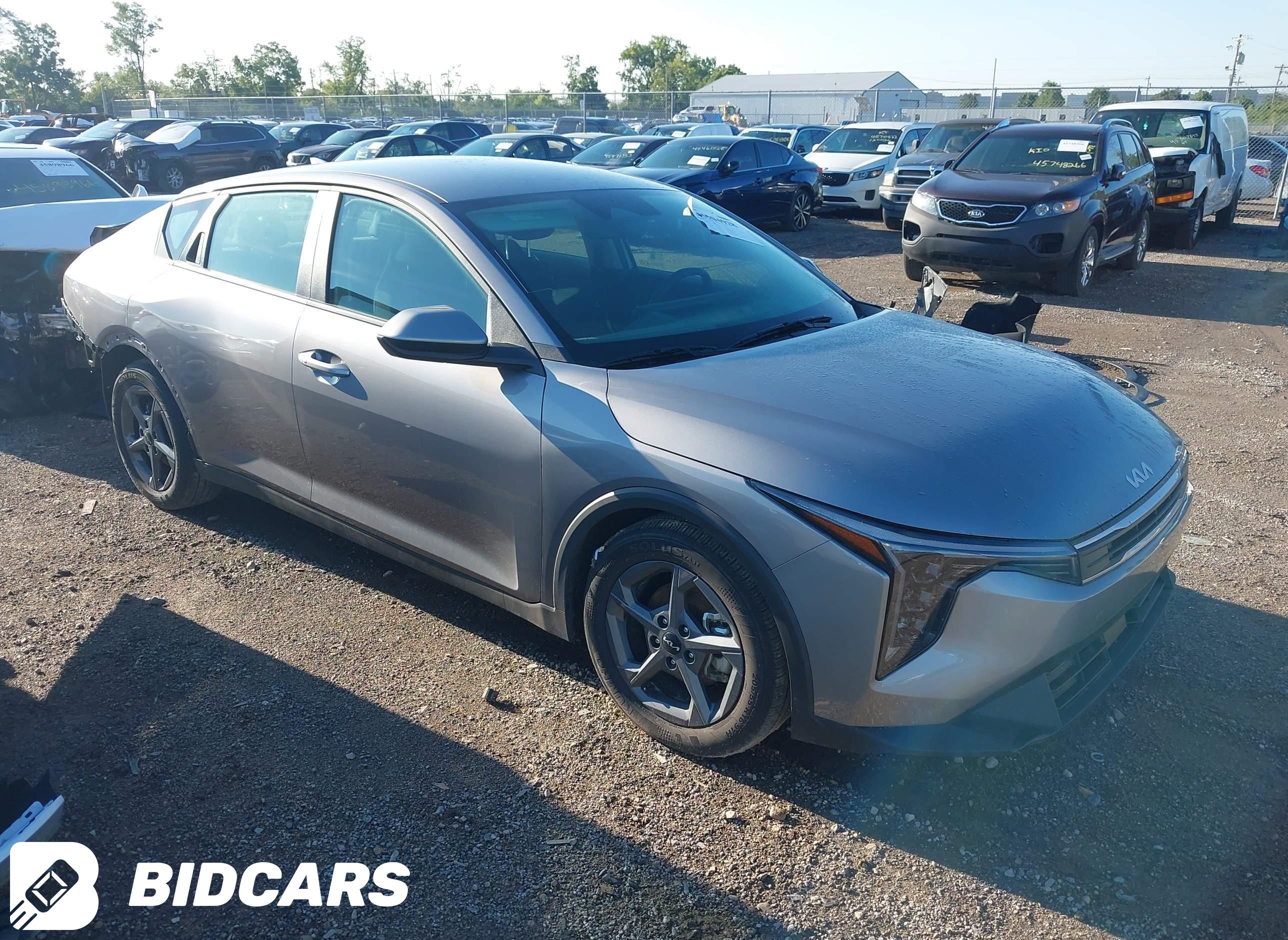 2025 KIA K4, Lxs