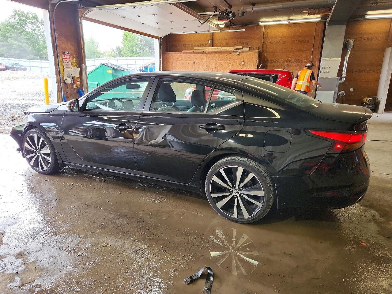 2022 Nissan Altima, SR