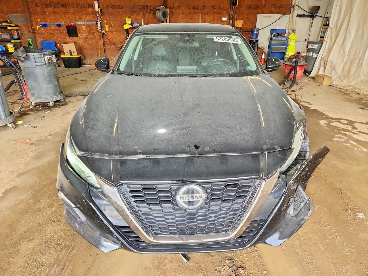 2022 Nissan Altima, SR