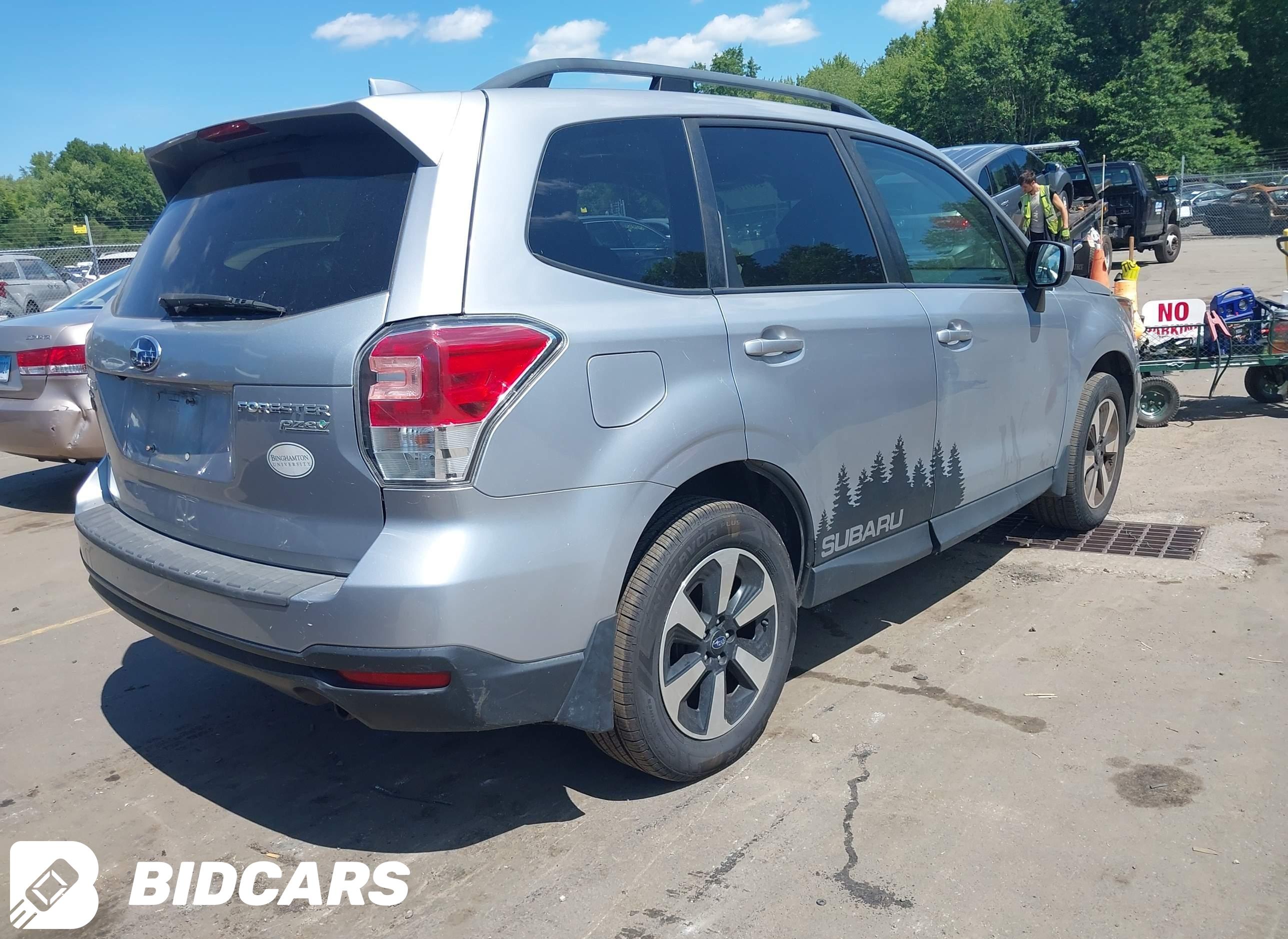 2017 Subaru Forester, 2.5I Pr...