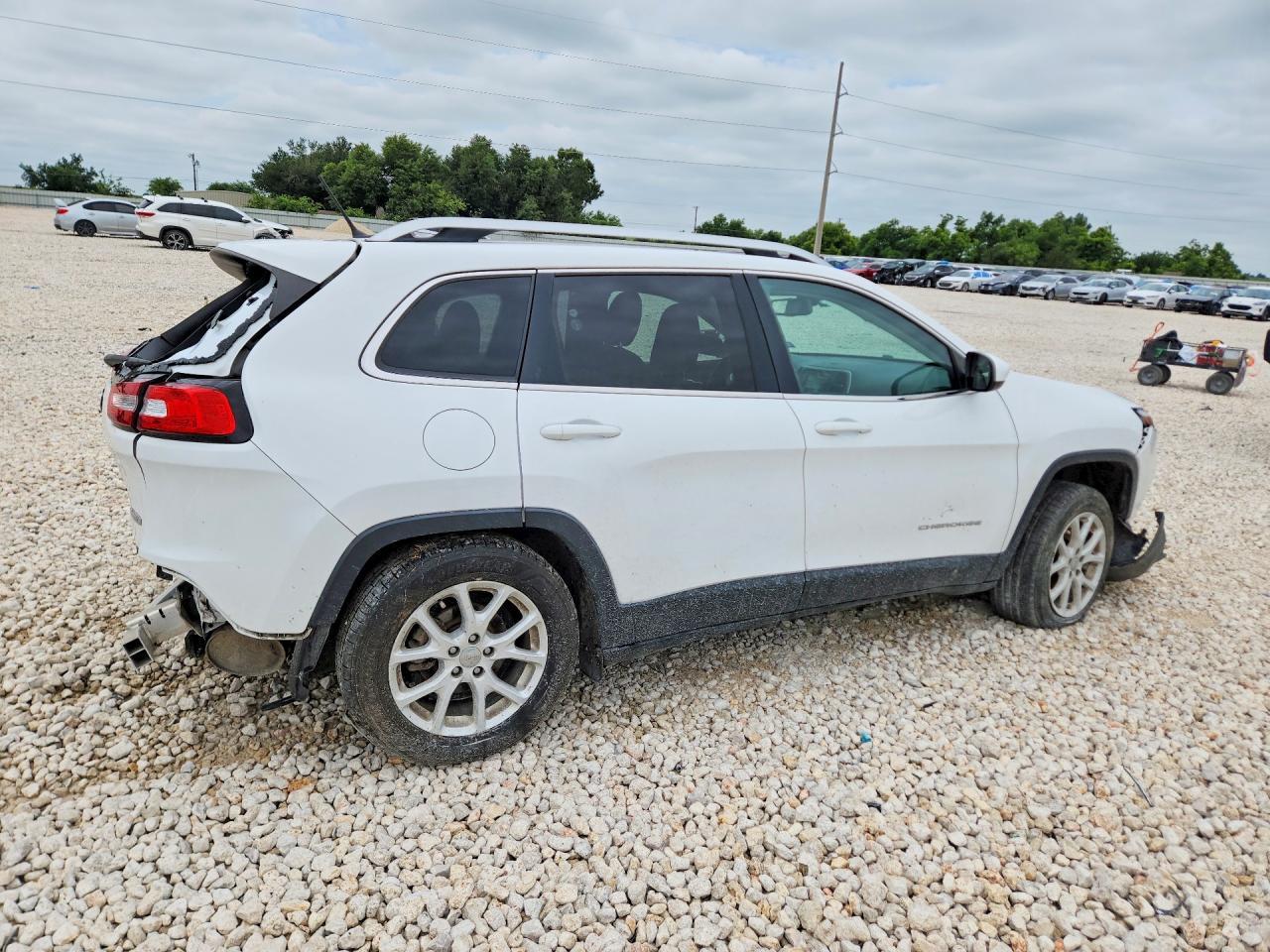 2018 Jeep Cherokee, Latitude