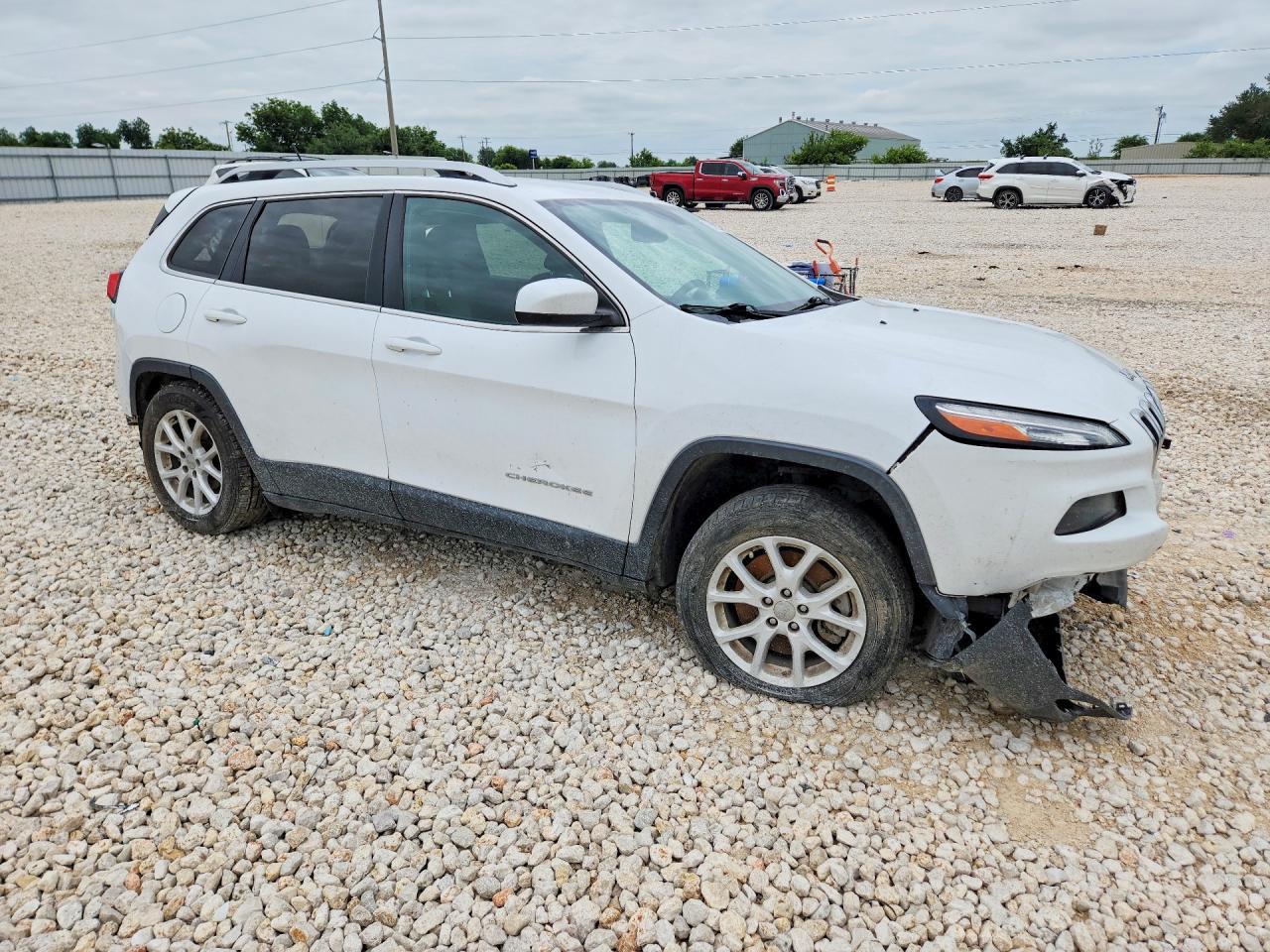 2018 Jeep Cherokee, Latitude
