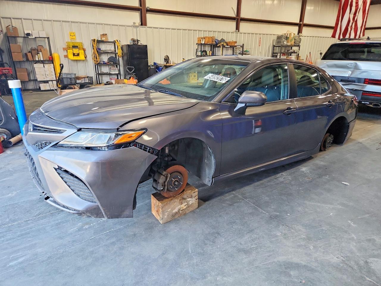 2018 Toyota Camry, SE