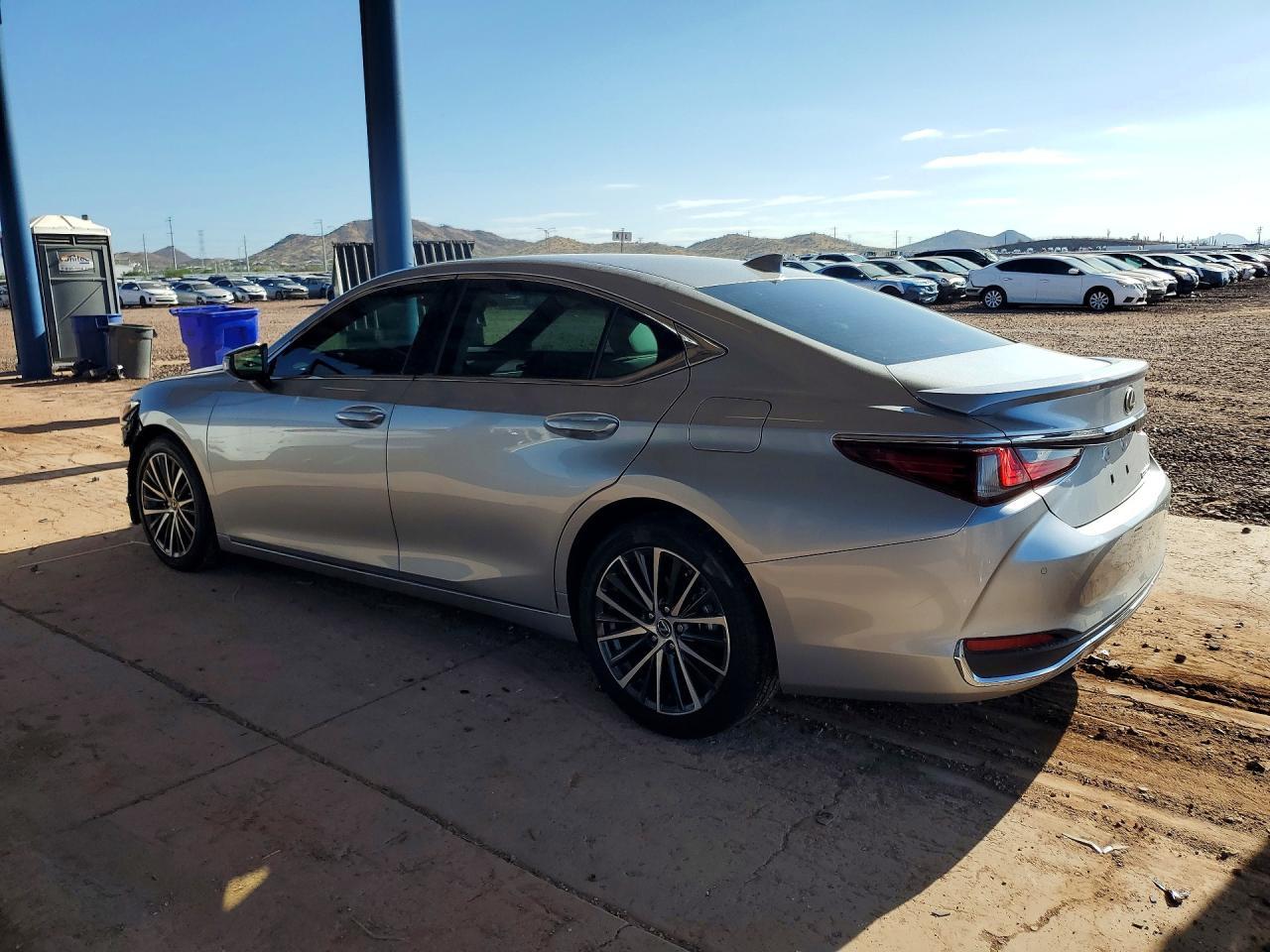 2025 Lexus ES, Base