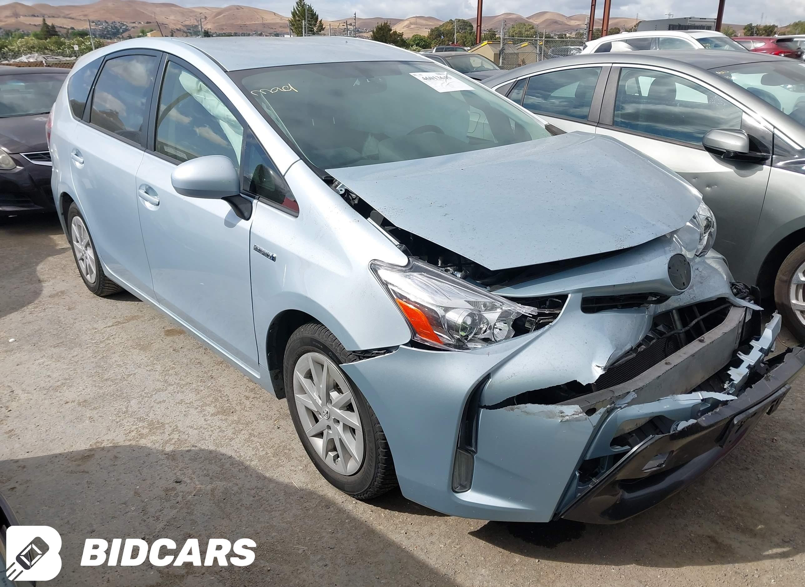 2015 Toyota Prius, V Four