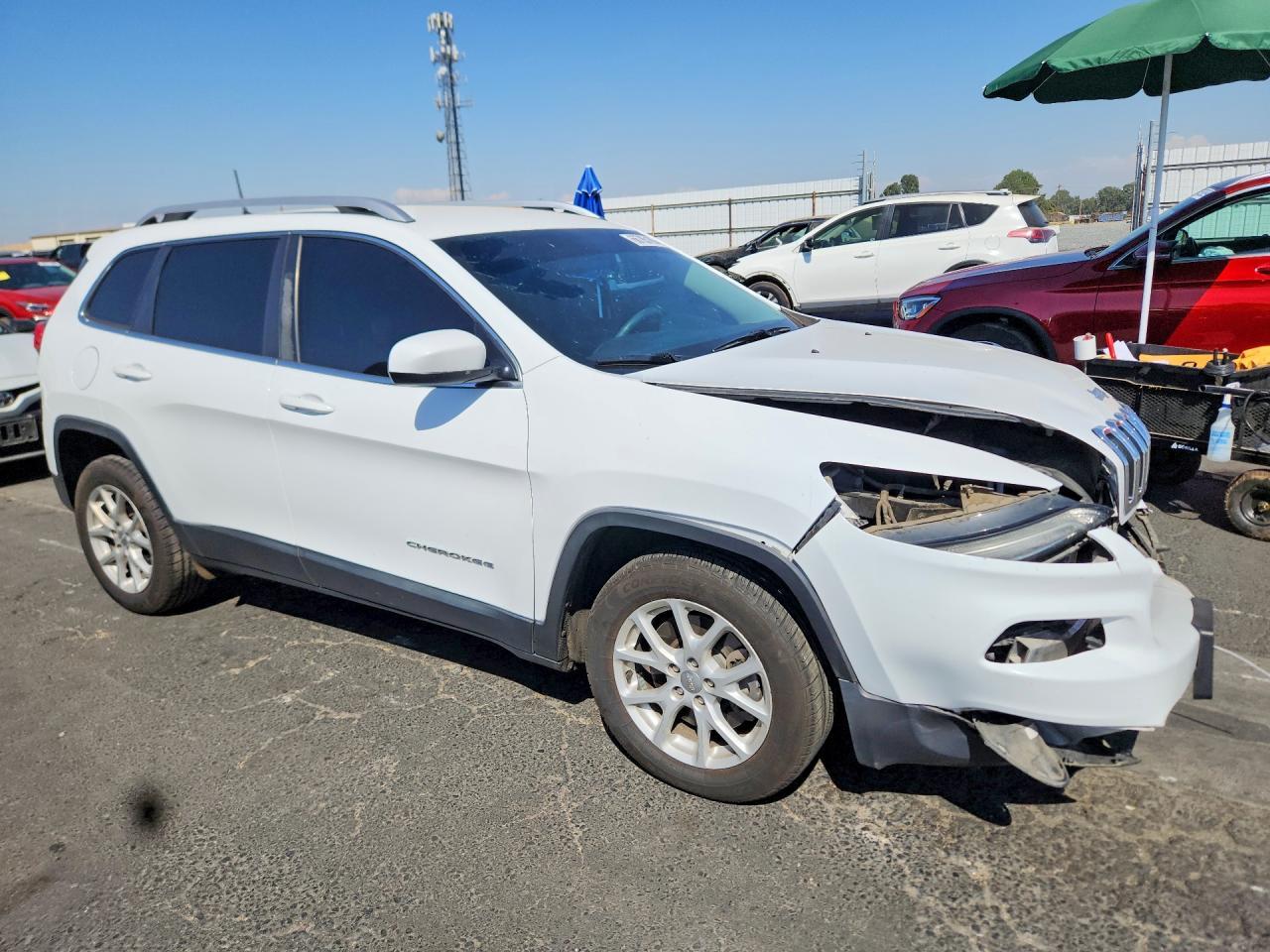 2018 Jeep Cherokee, Latitude