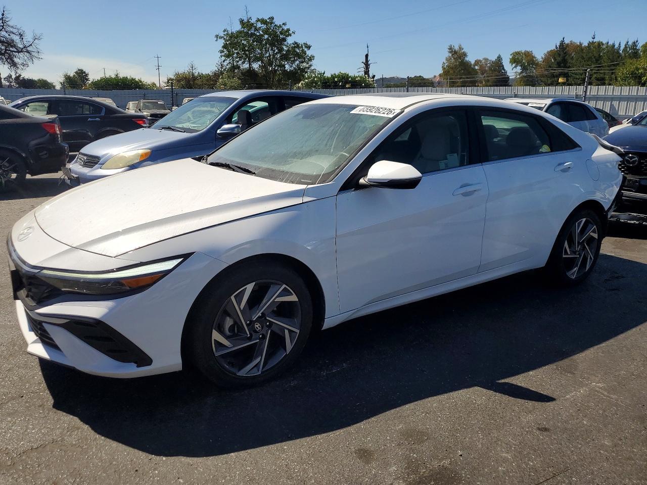 2025 Hyundai Elantra, Limited