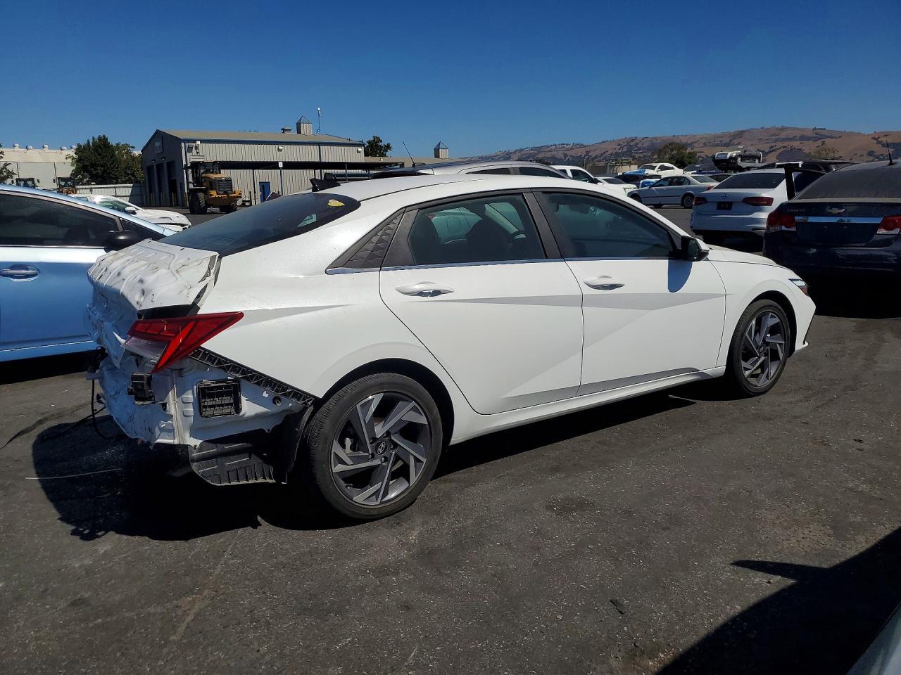 2025 Hyundai Elantra, Limited