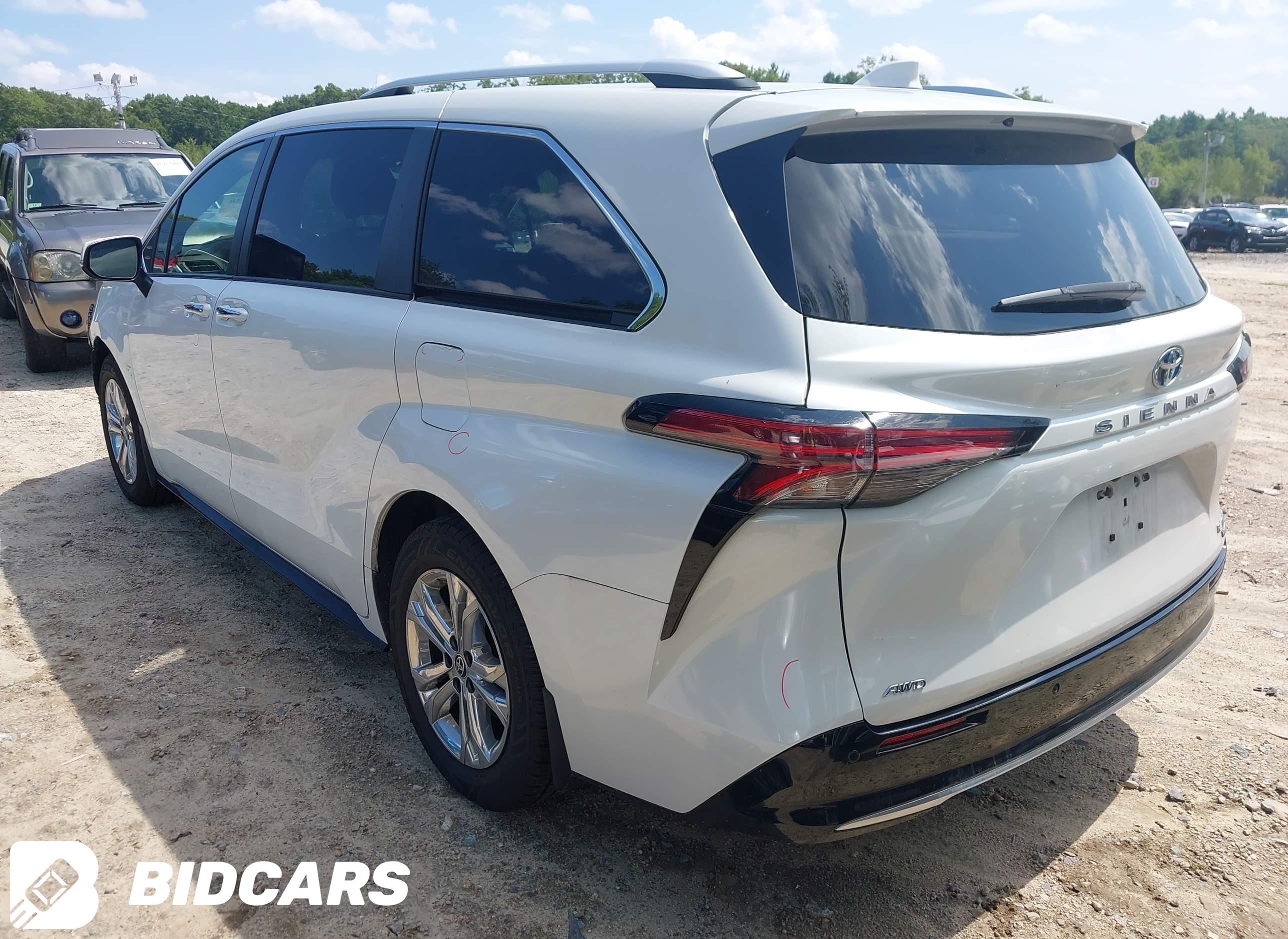 2022 Toyota Sienna, Platinum