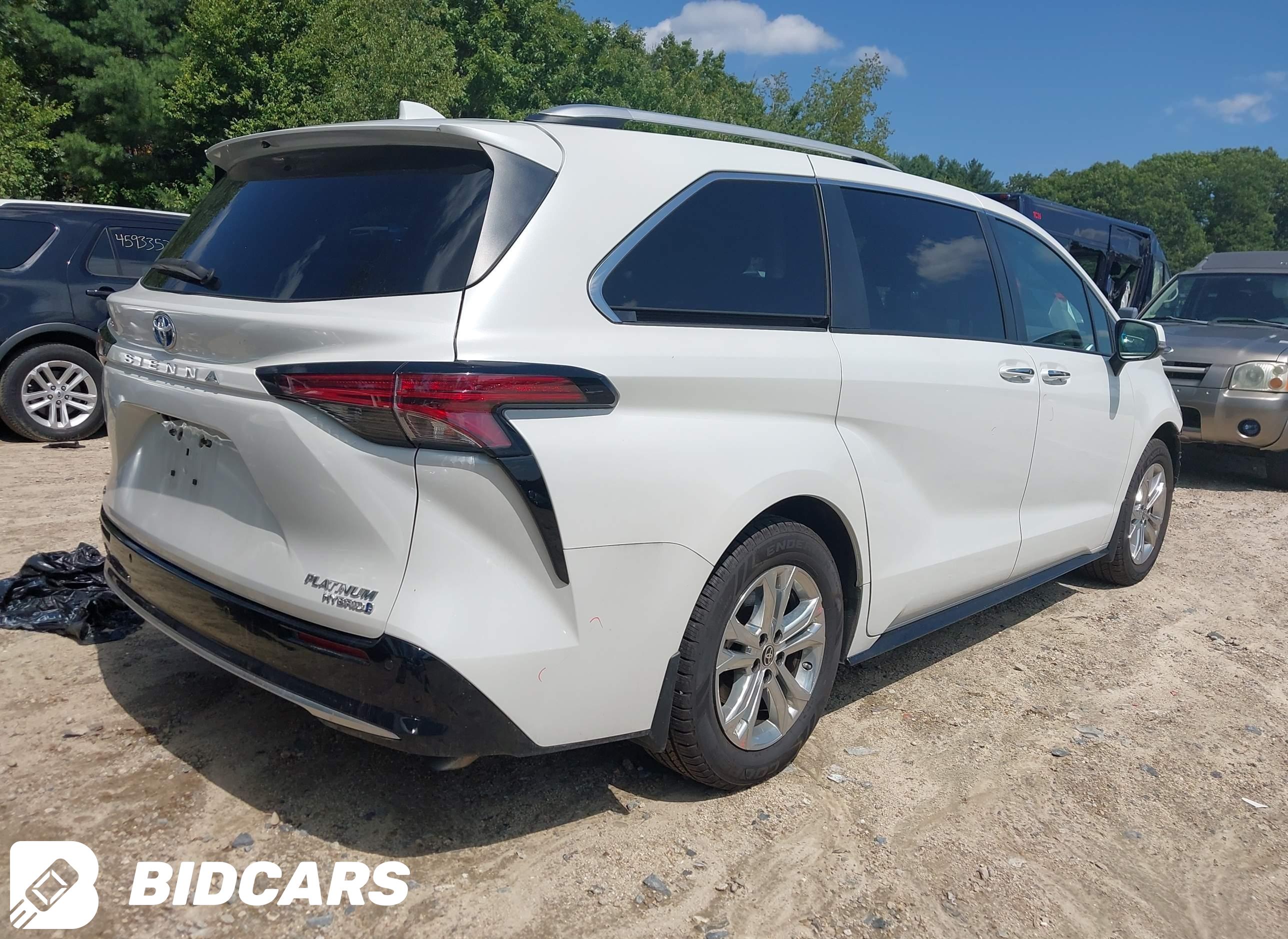 2022 Toyota Sienna, Platinum