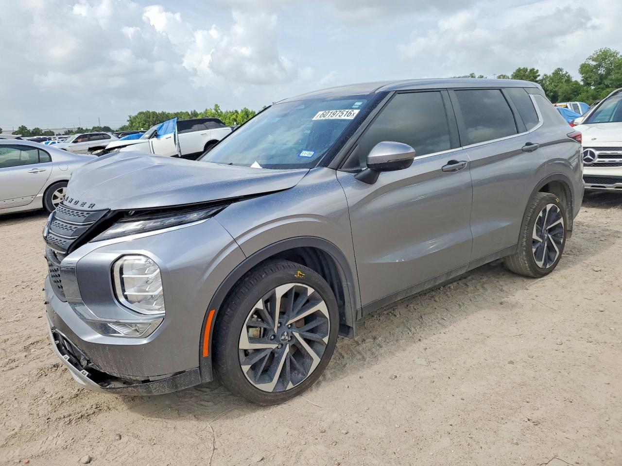 2024 Mitsubishi Outlander, SE