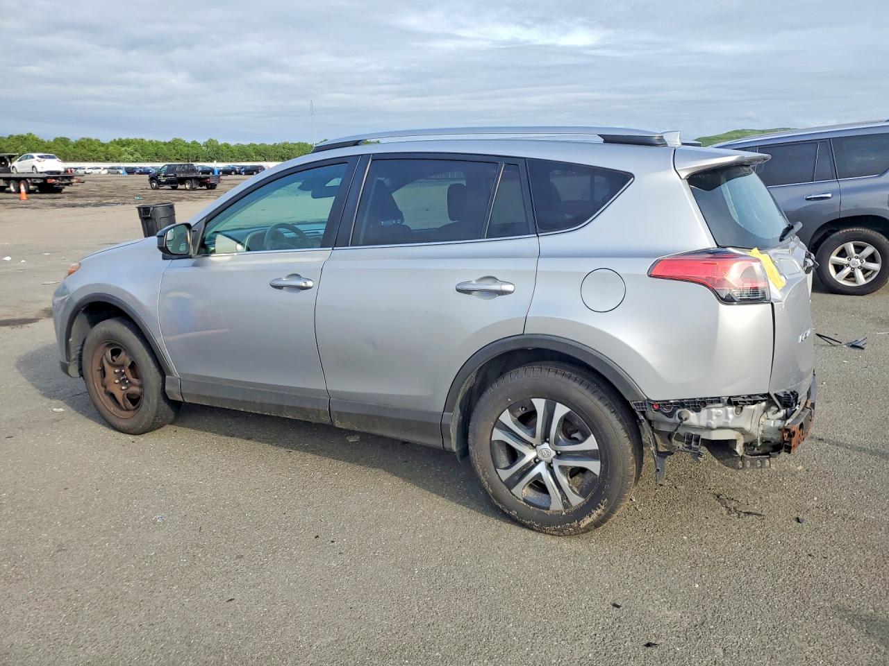 2018 Toyota RAV4, LE