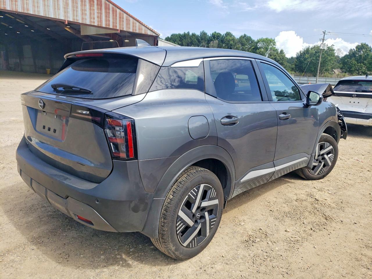 2025 Nissan Kicks, SV