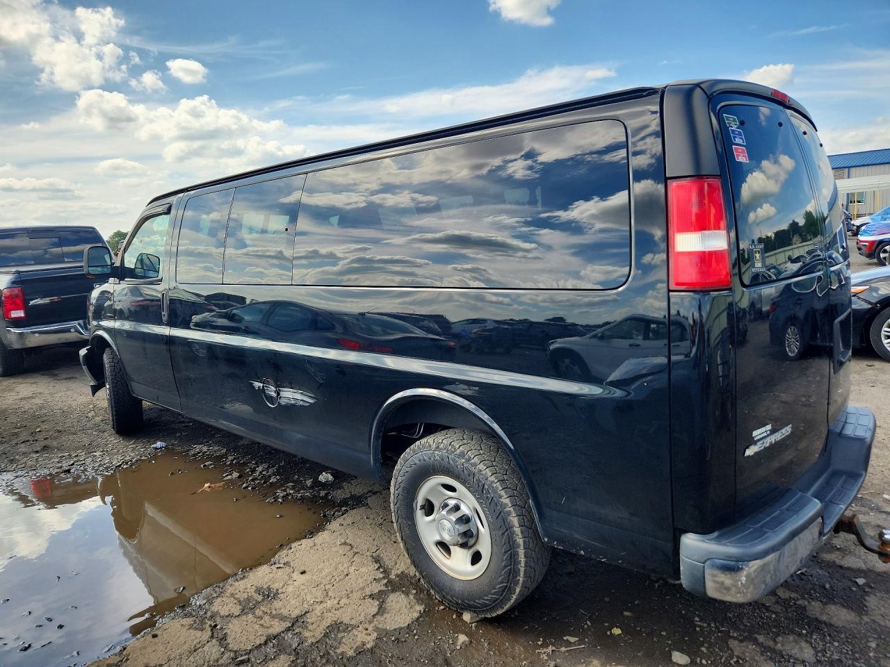 2018 Chevrolet Express, LT