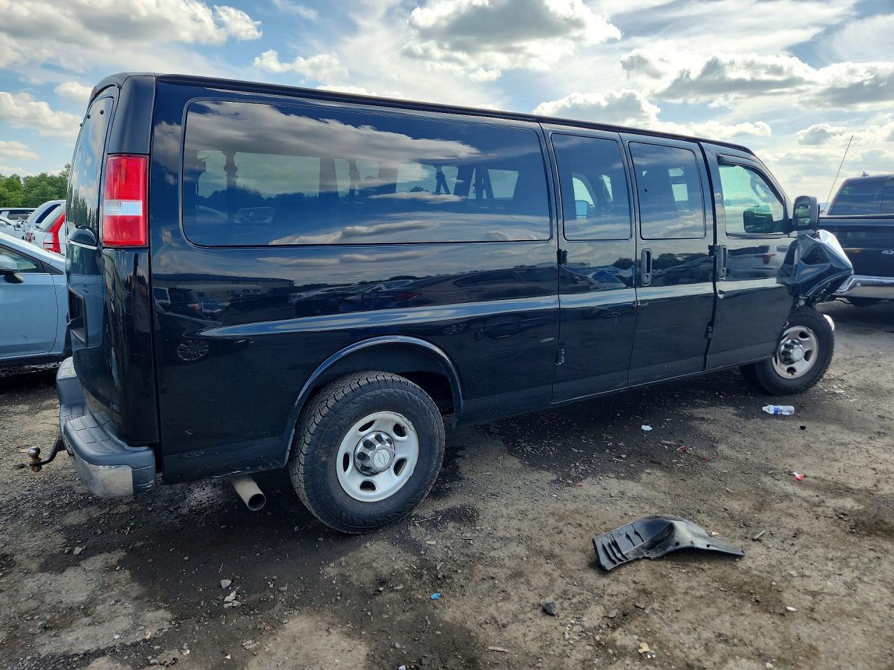 2018 Chevrolet Express, LT