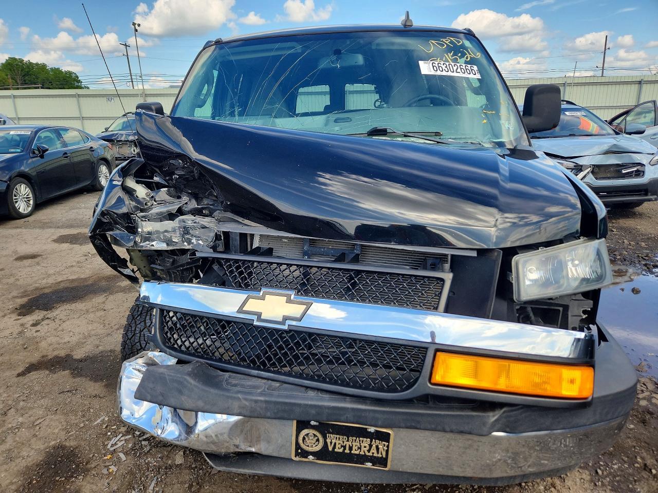 2018 Chevrolet Express, LT