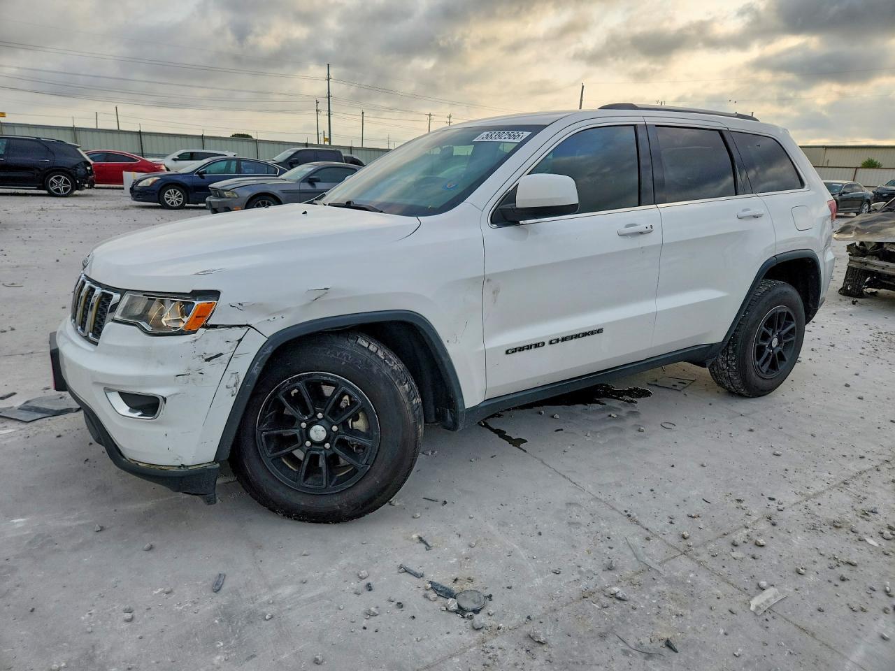 2020 Jeep Grand Cherokee, Laredo