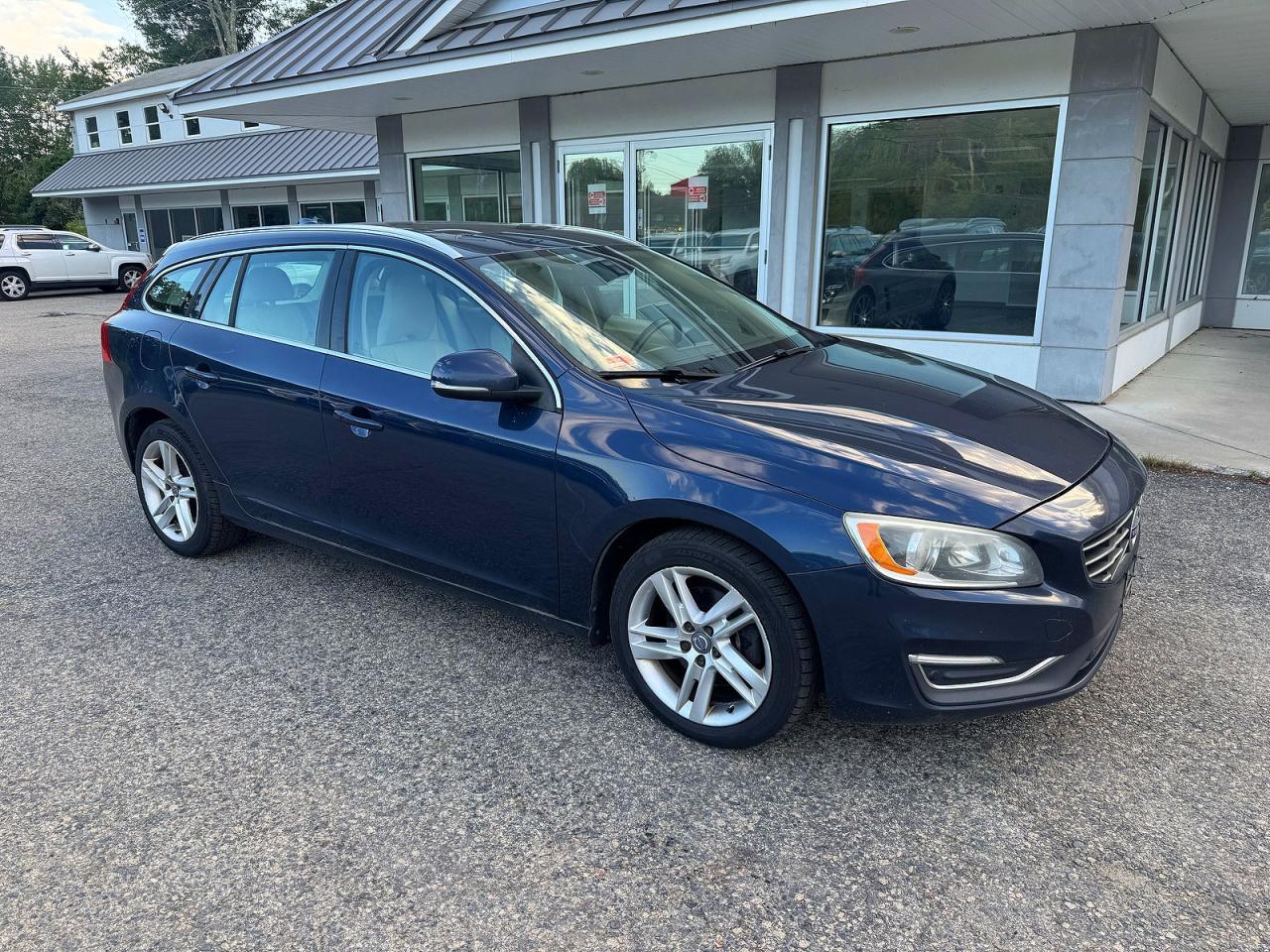 2015 Volvo V60, Premier