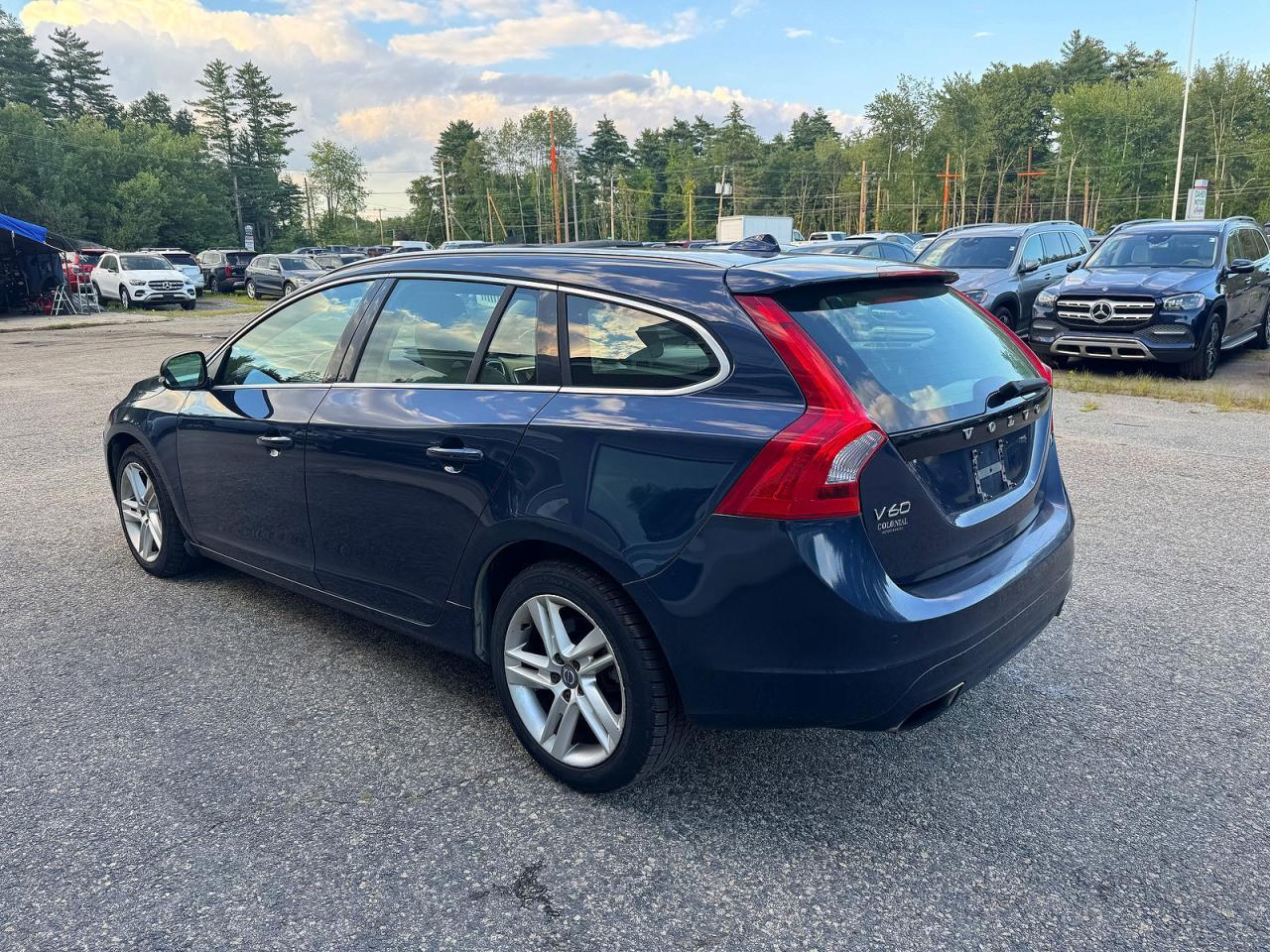 2015 Volvo V60, Premier
