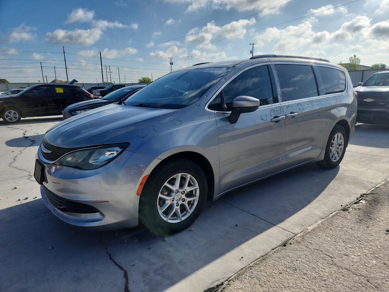 2020 Chrysler Voyager, Lxi