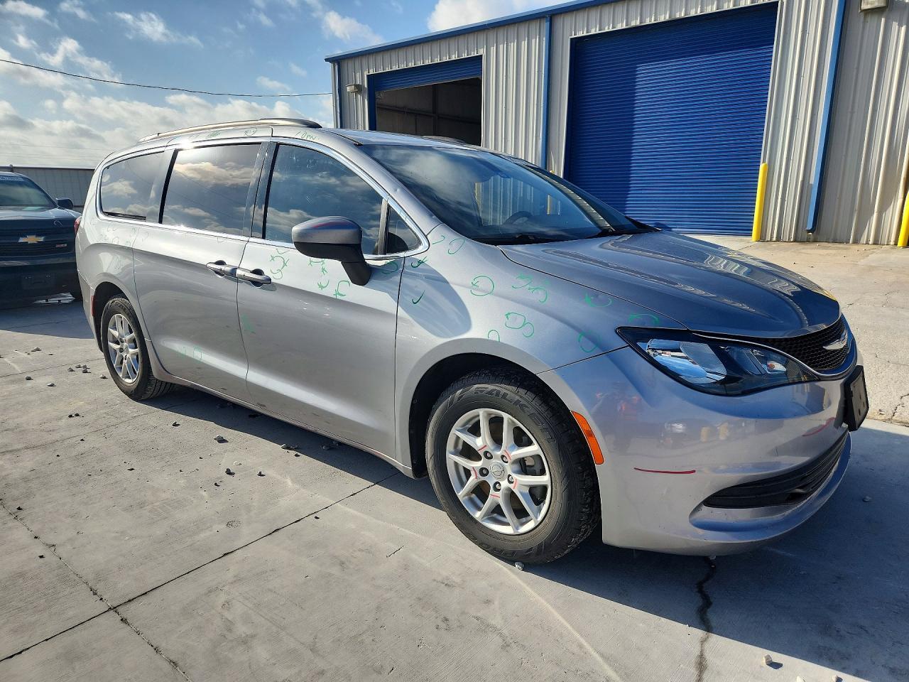 2020 Chrysler Voyager, Lxi