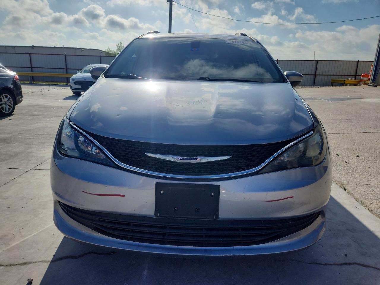 2020 Chrysler Voyager, Lxi