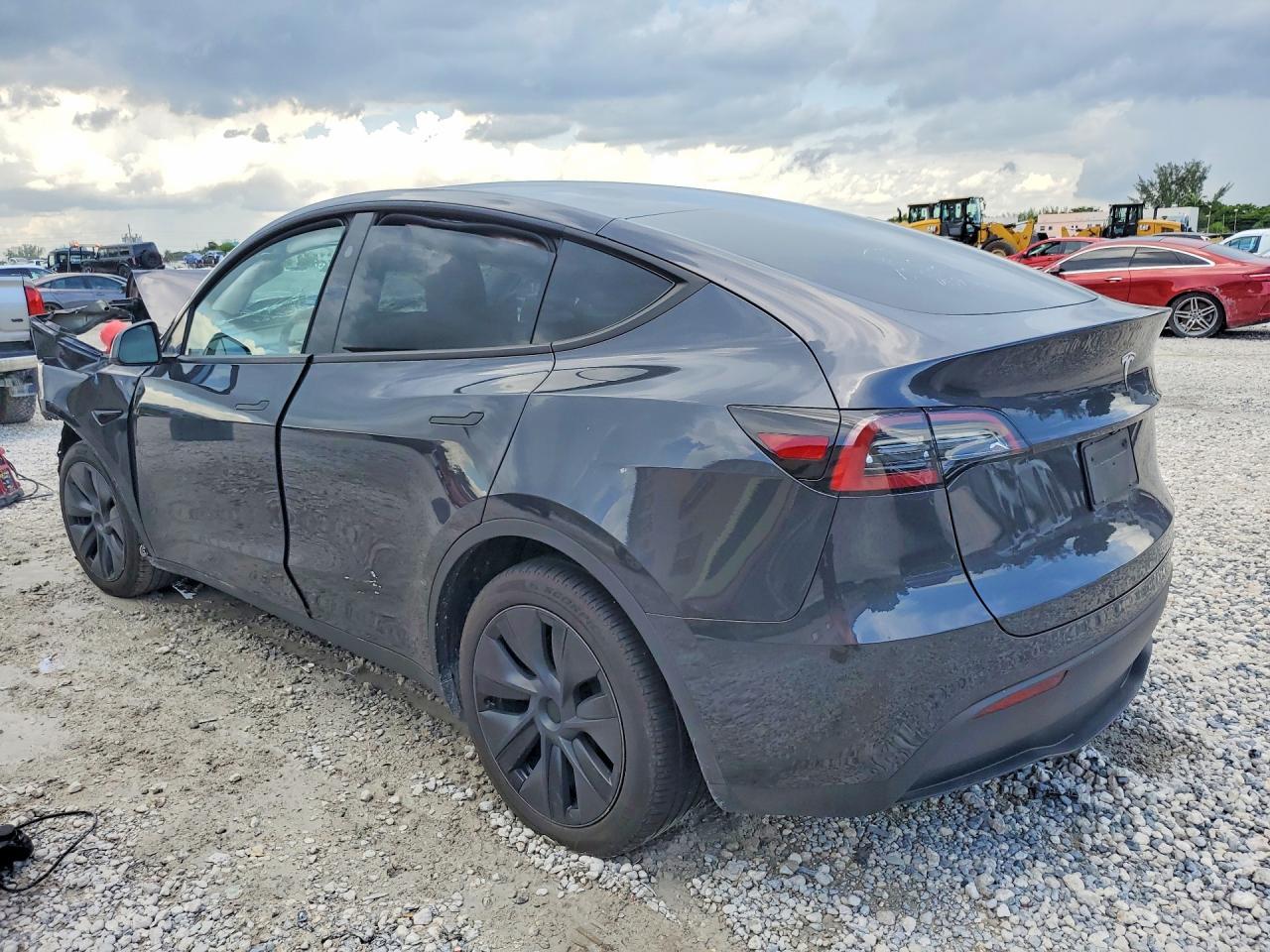 2025 Tesla MODEL Y