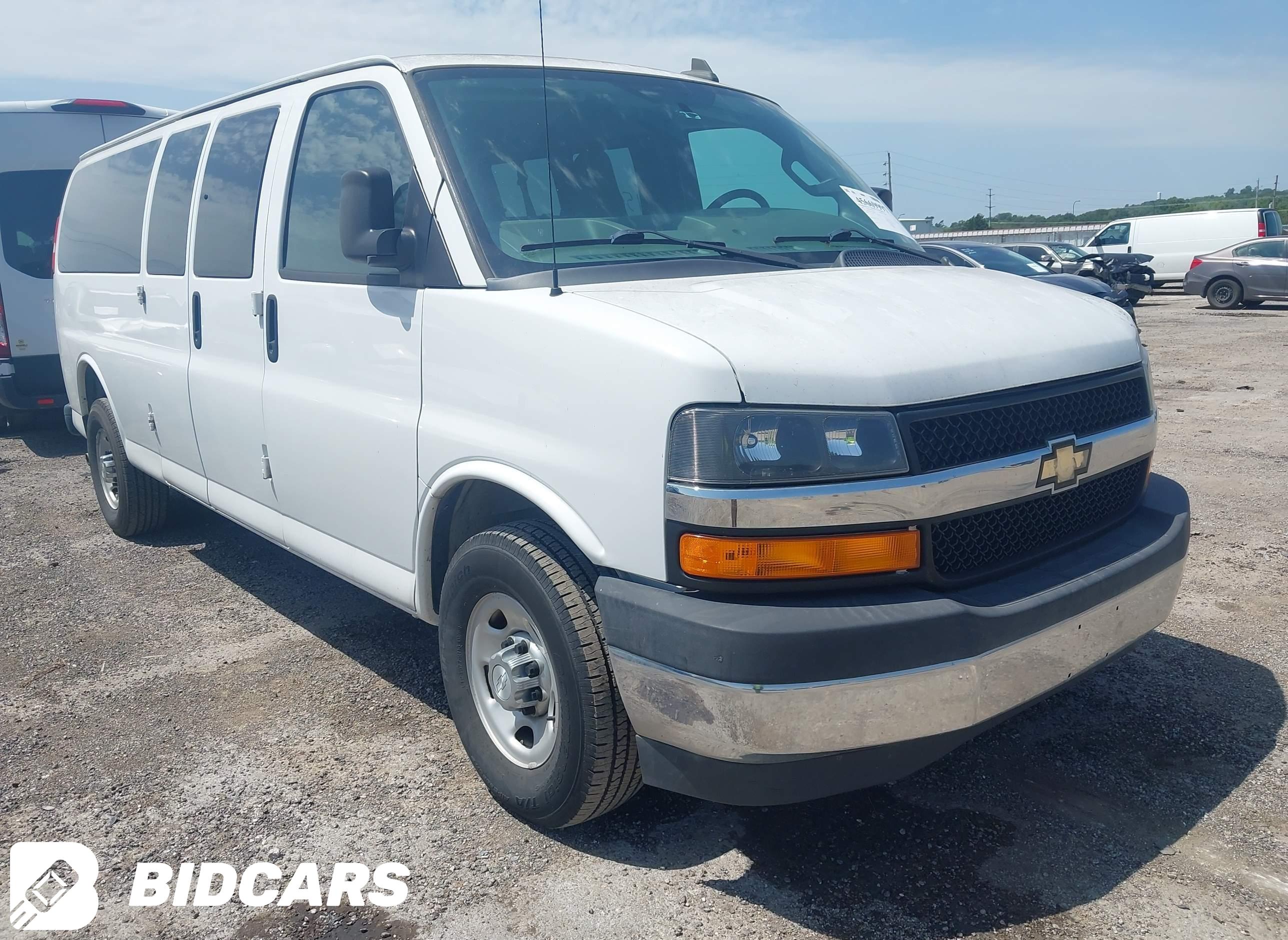 2017 Chevrolet Express 3500, LT