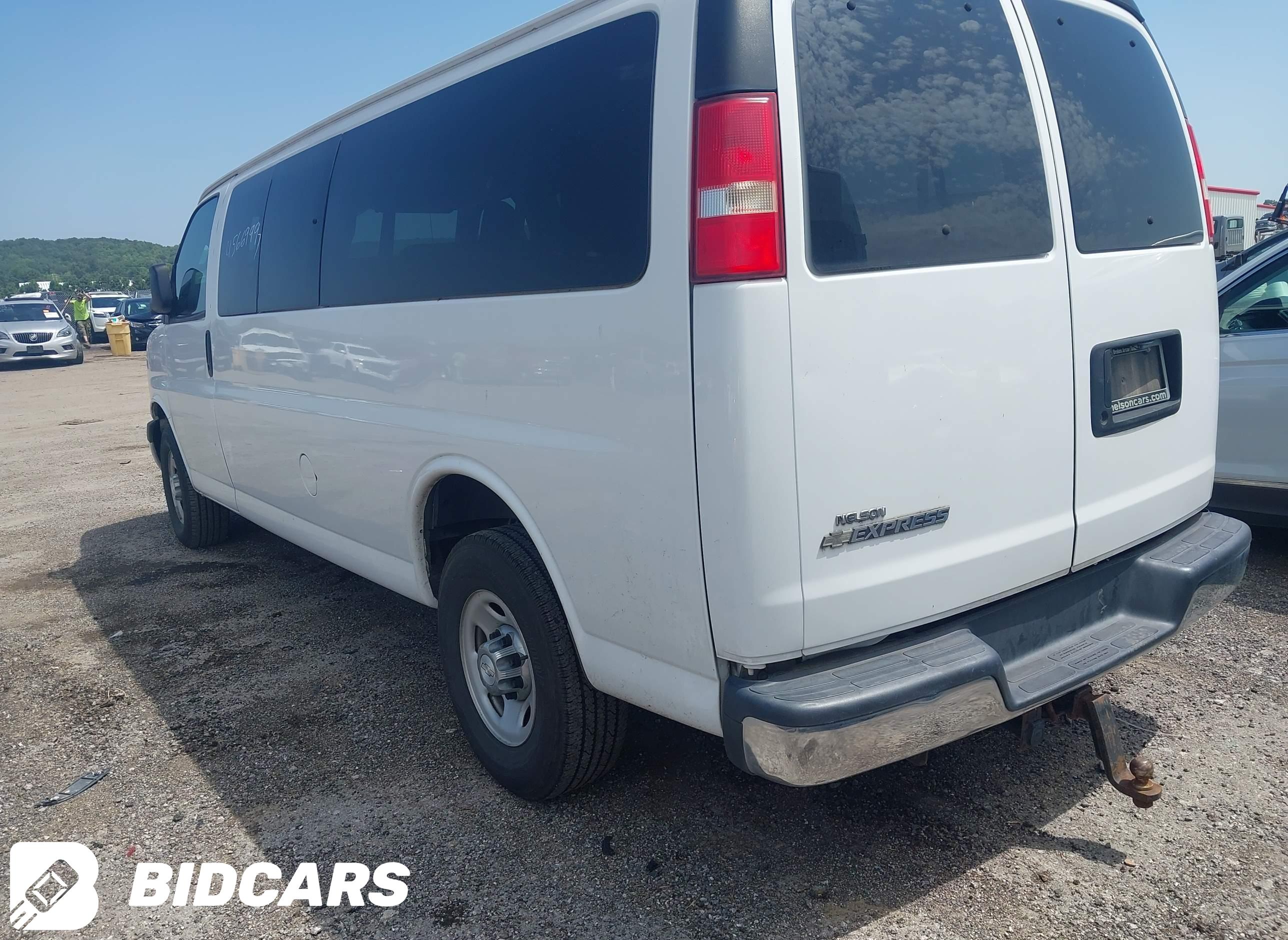 2017 Chevrolet Express 3500, LT