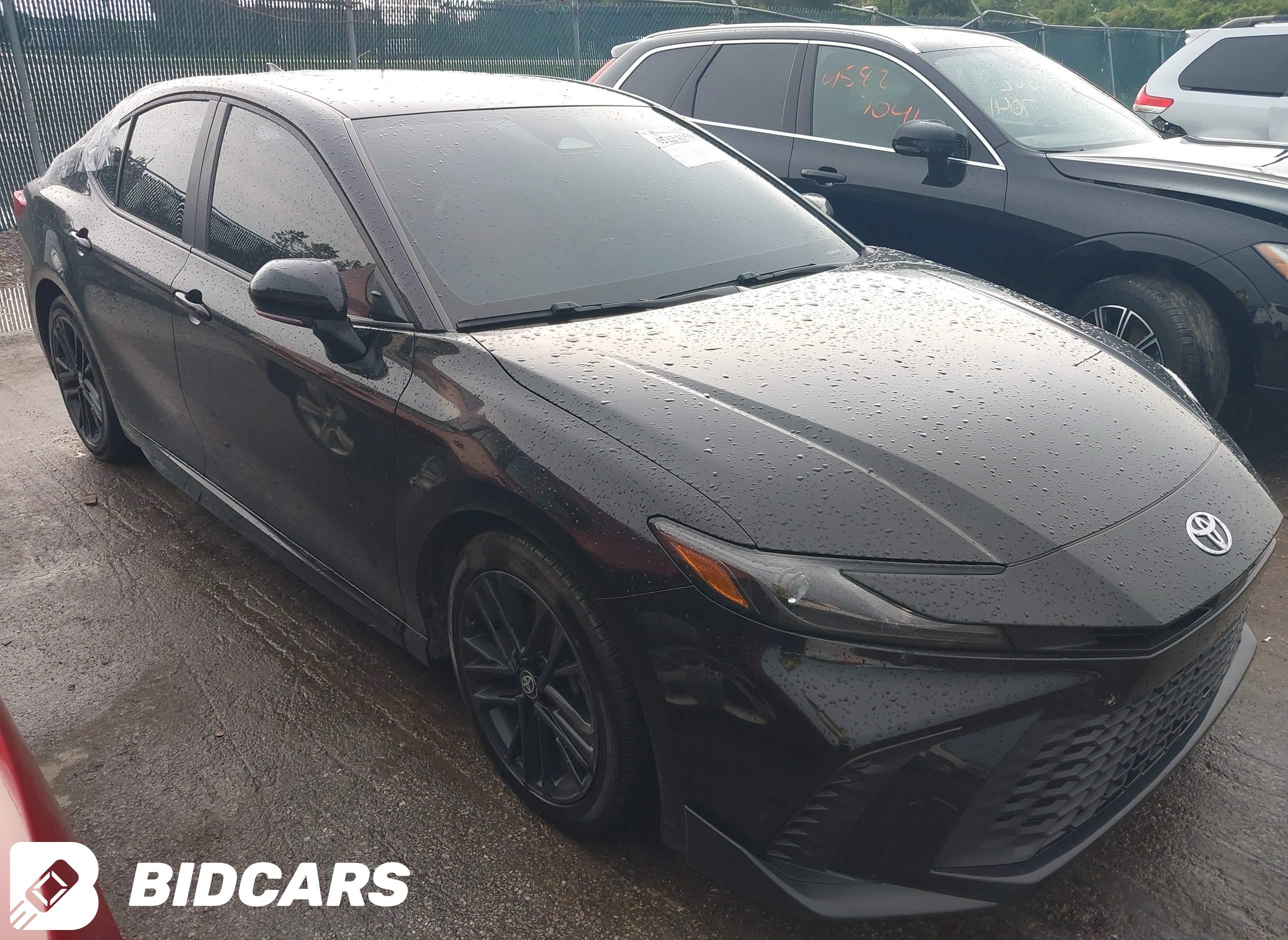 2025 Toyota Camry, SE