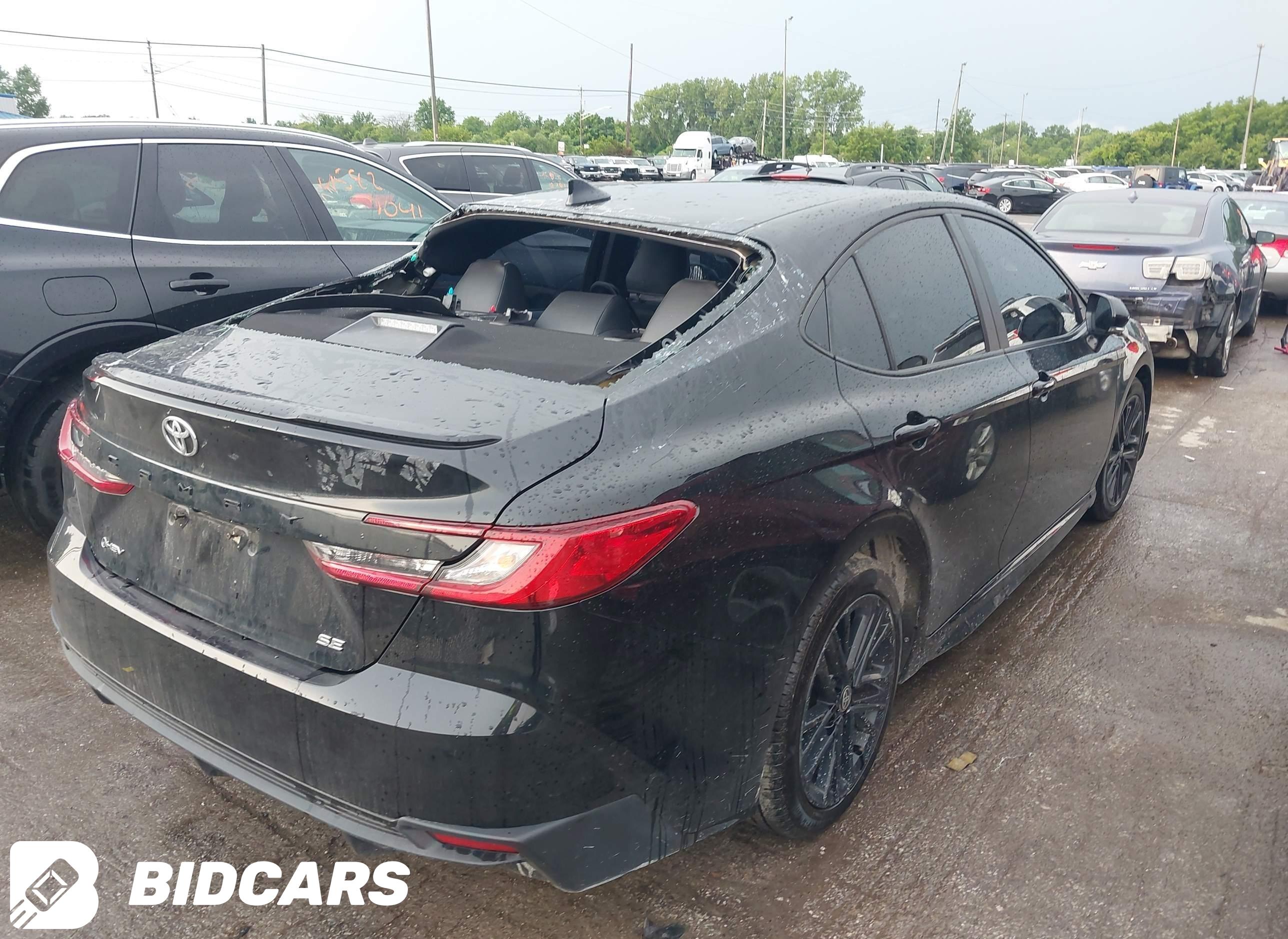 2025 Toyota Camry, SE
