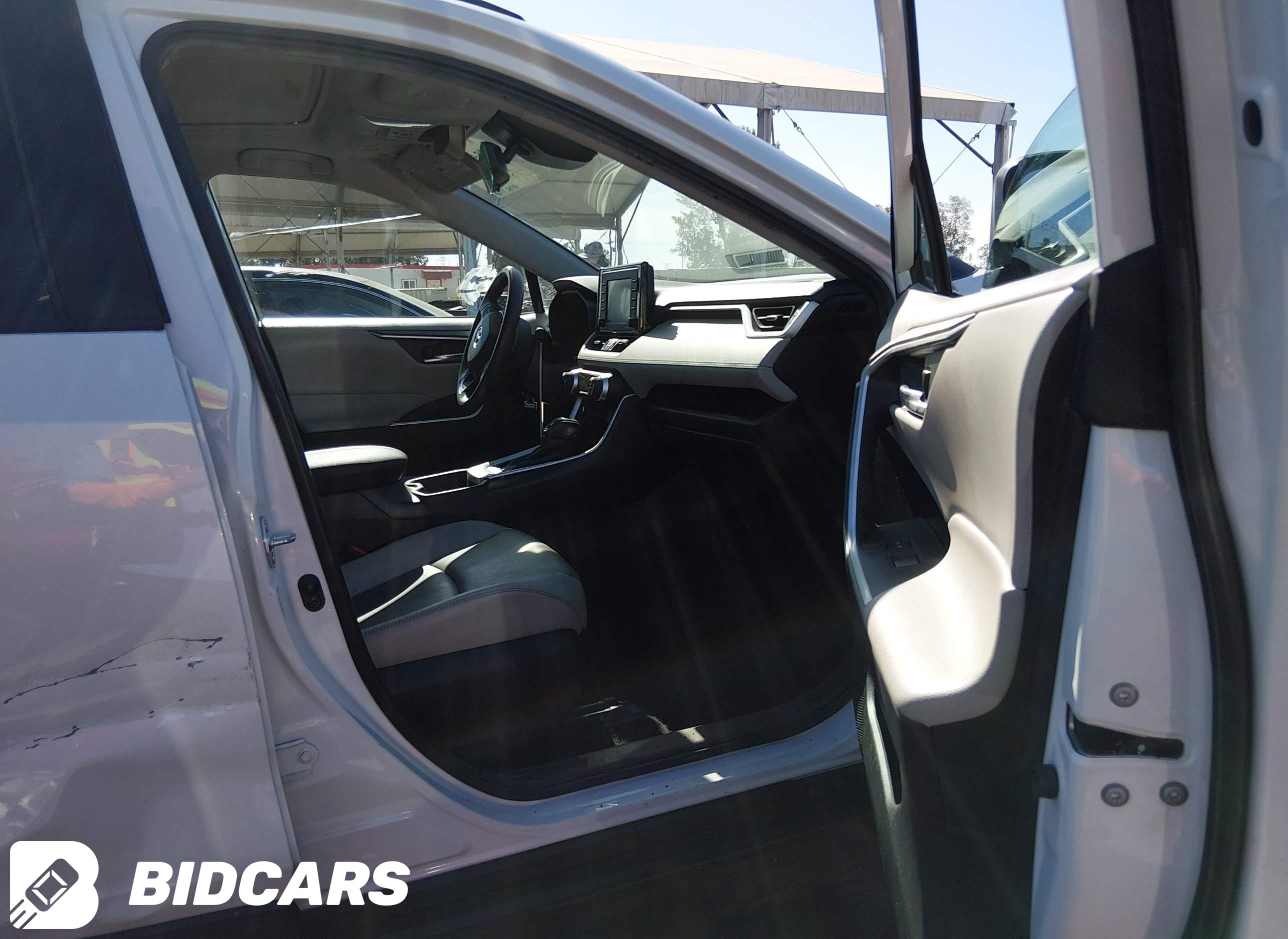 2021 Toyota RAV4, Xle Premium