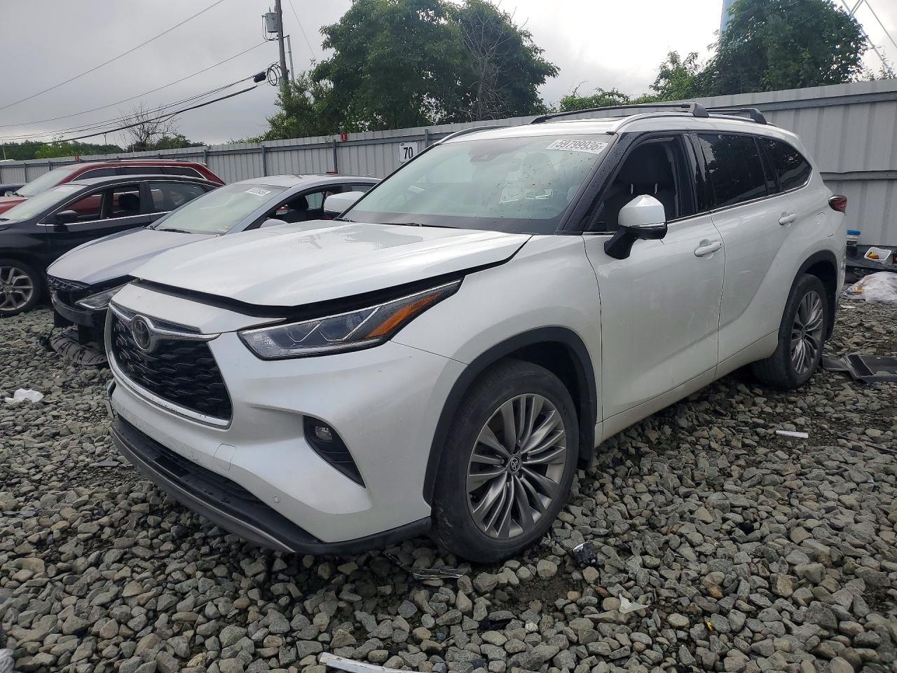 2022 Toyota Highlander, Platinum