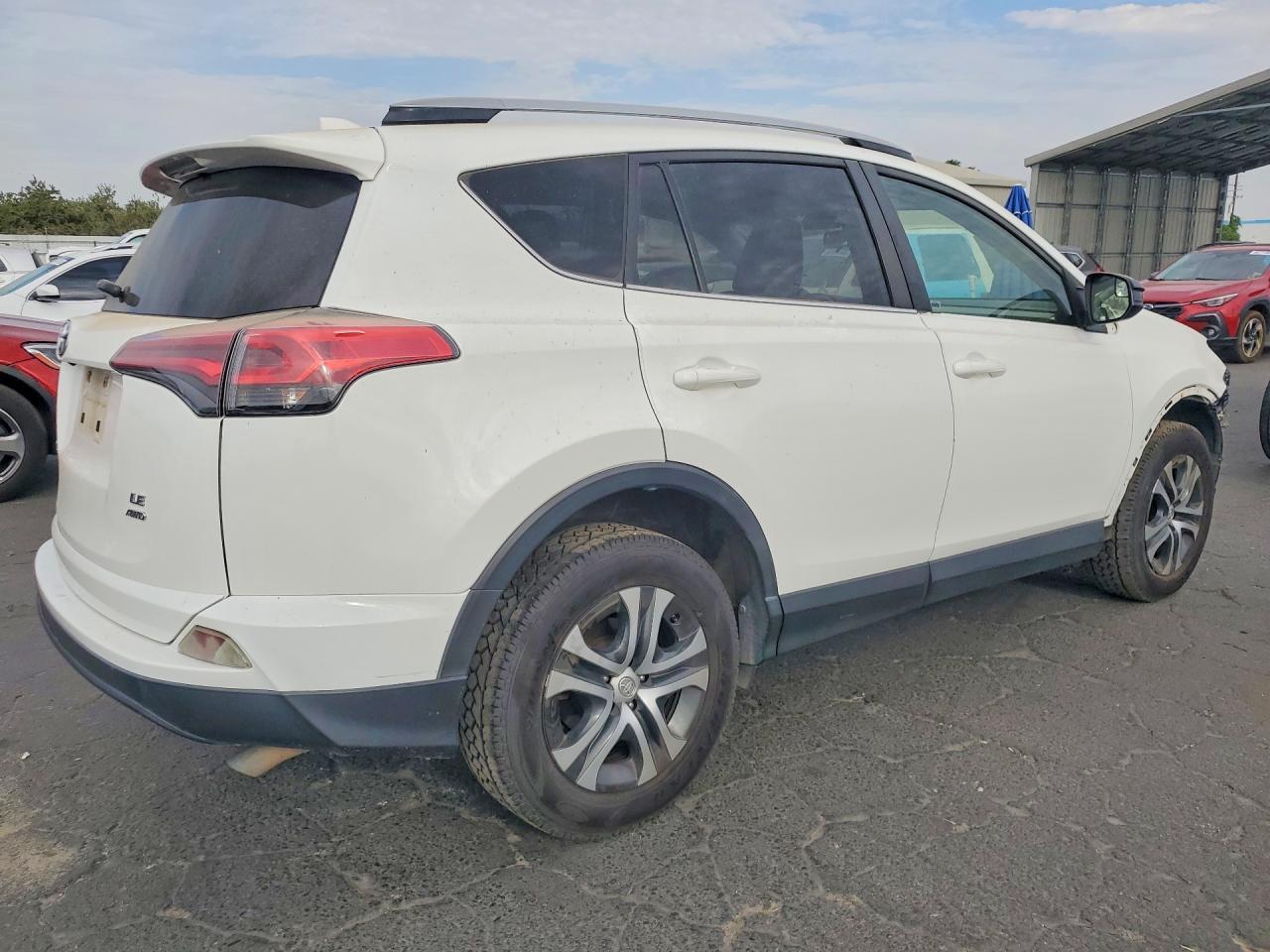 2018 Toyota RAV4, LE