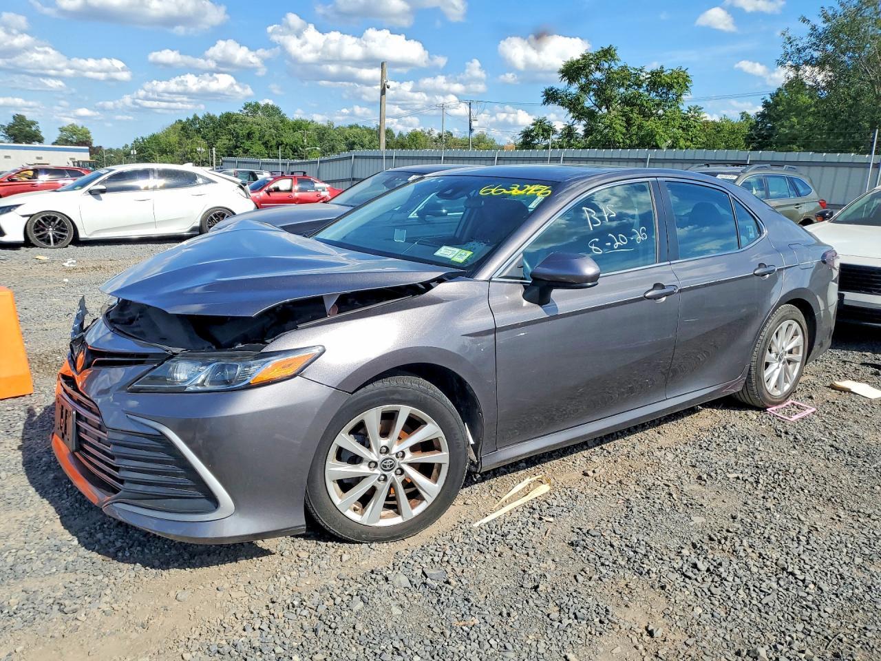 2021 Toyota Camry, LE