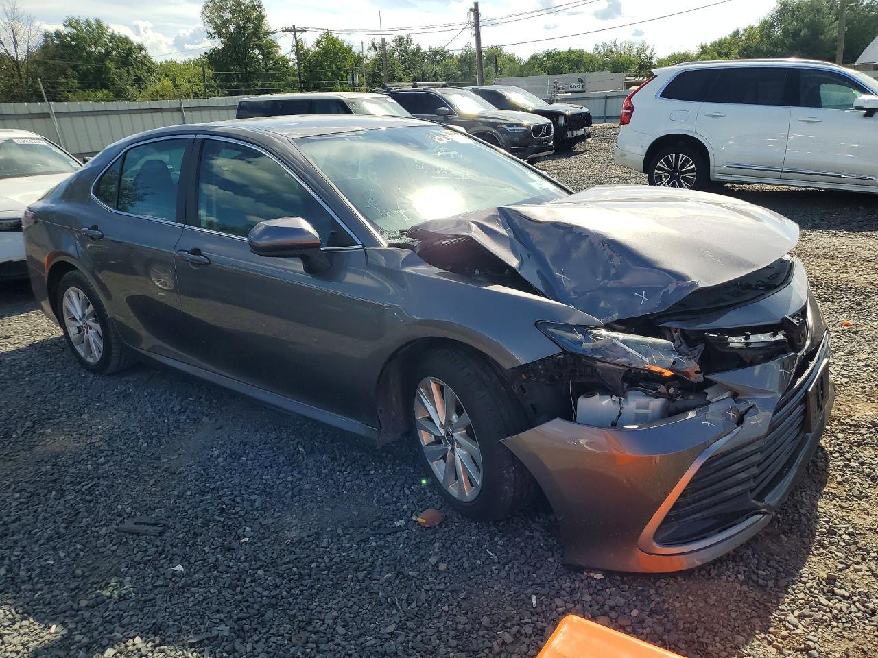 2021 Toyota Camry, LE