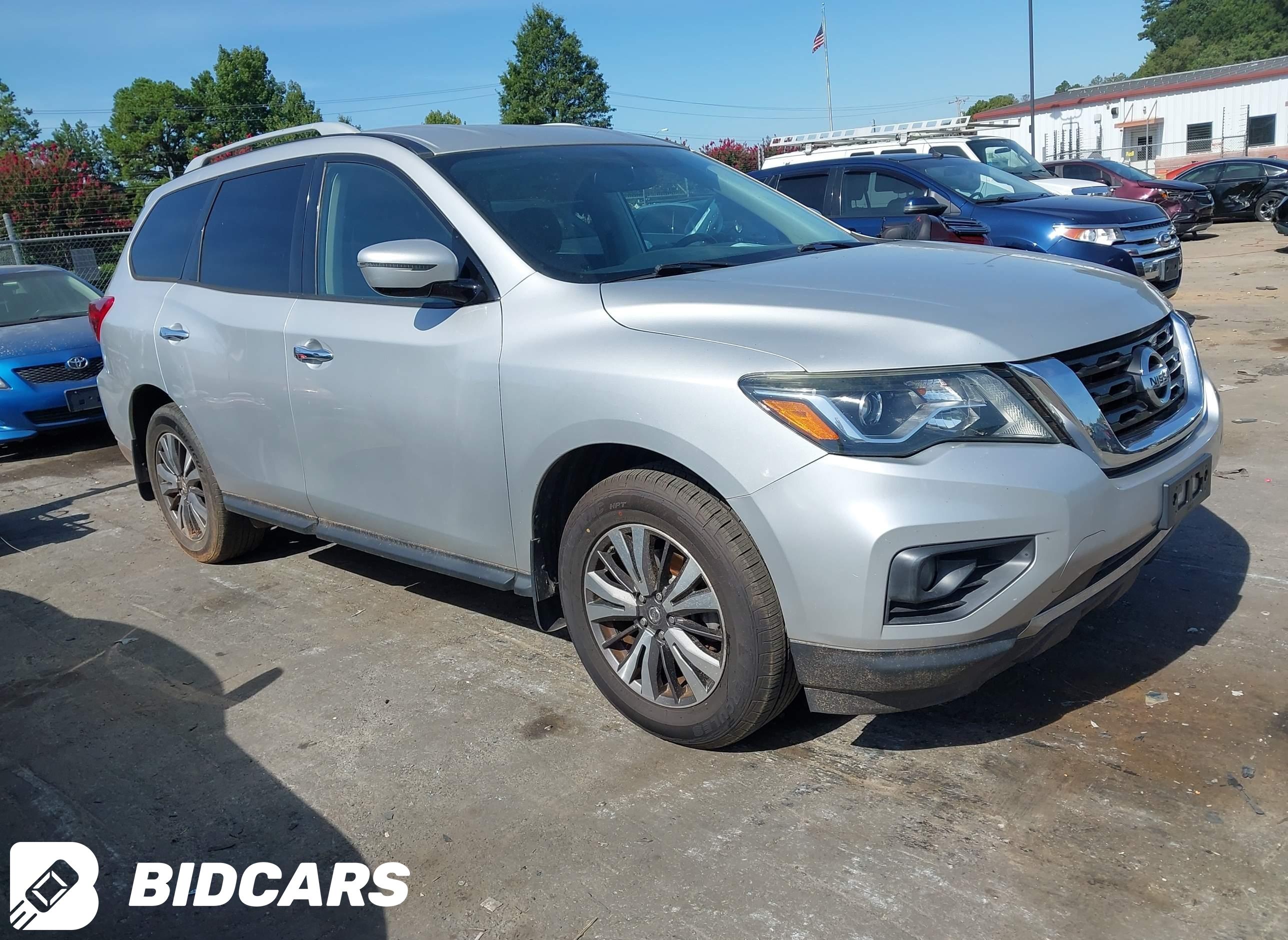 2017 Nissan Pathfinder, SV