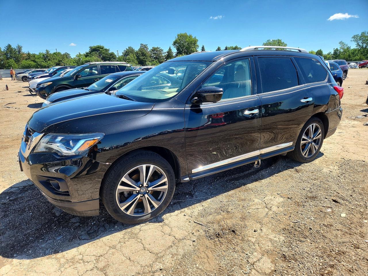 2020 Nissan Pathfinder, Platinum