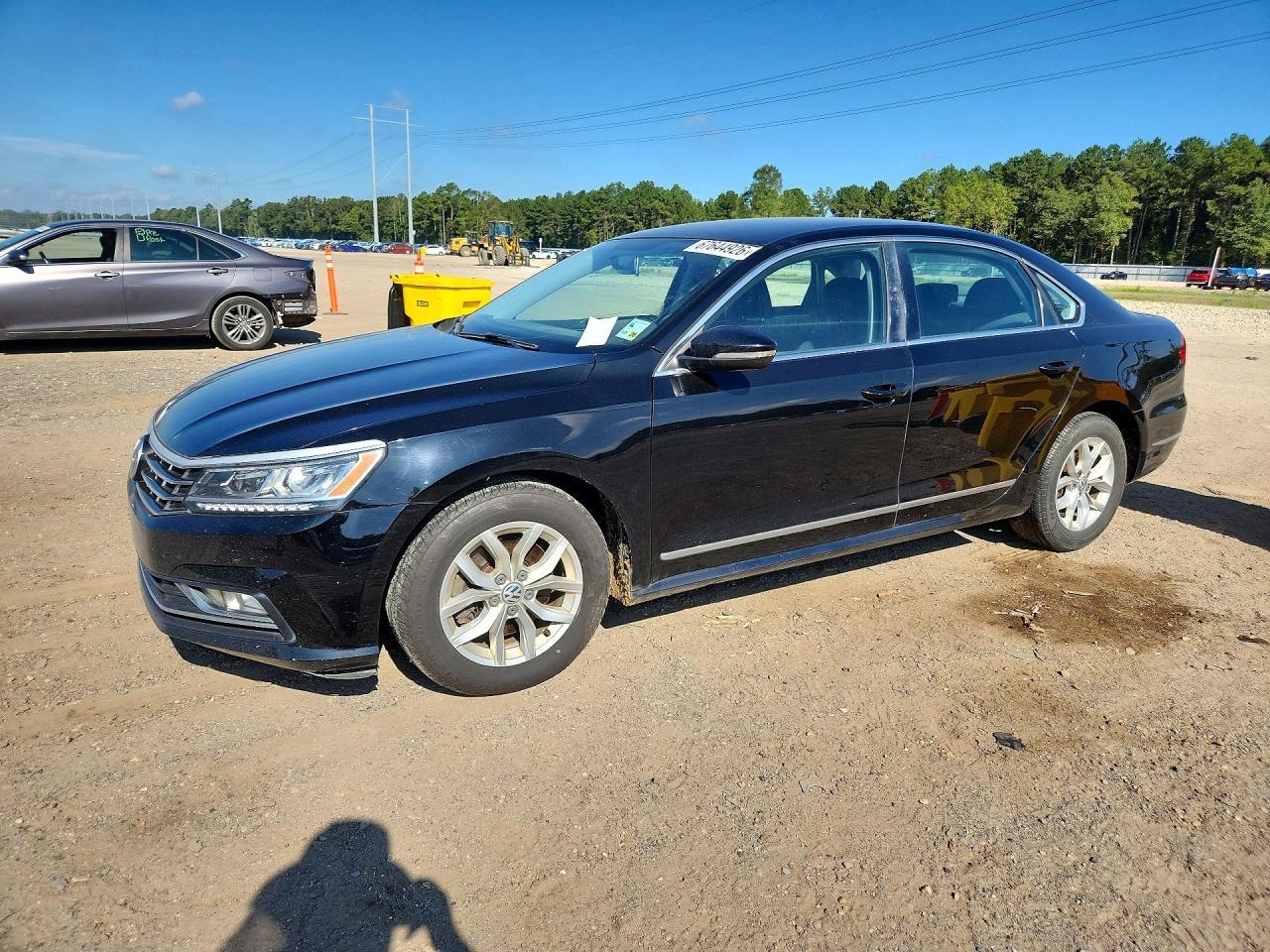 2016 Volkswagen Passat, S