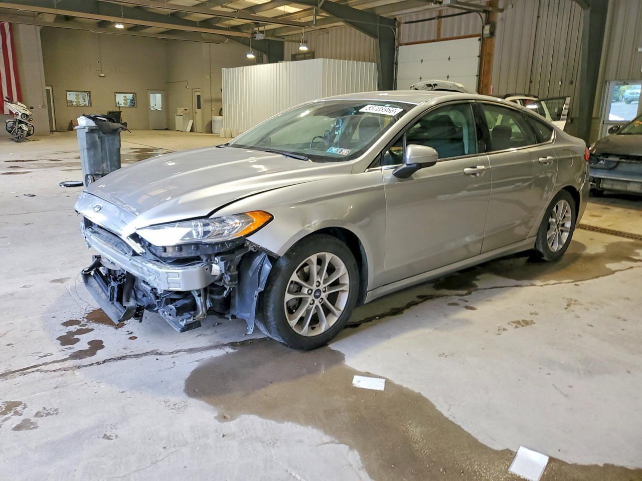 2020 Ford Fusion, SE